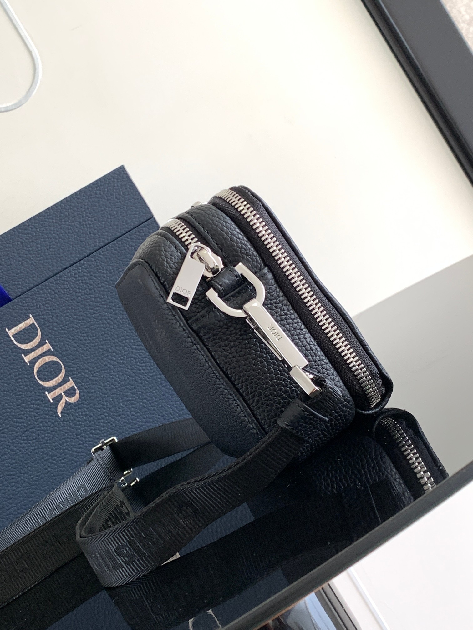 Diro Crossbody Bag-17 x 12.5 x 7CM