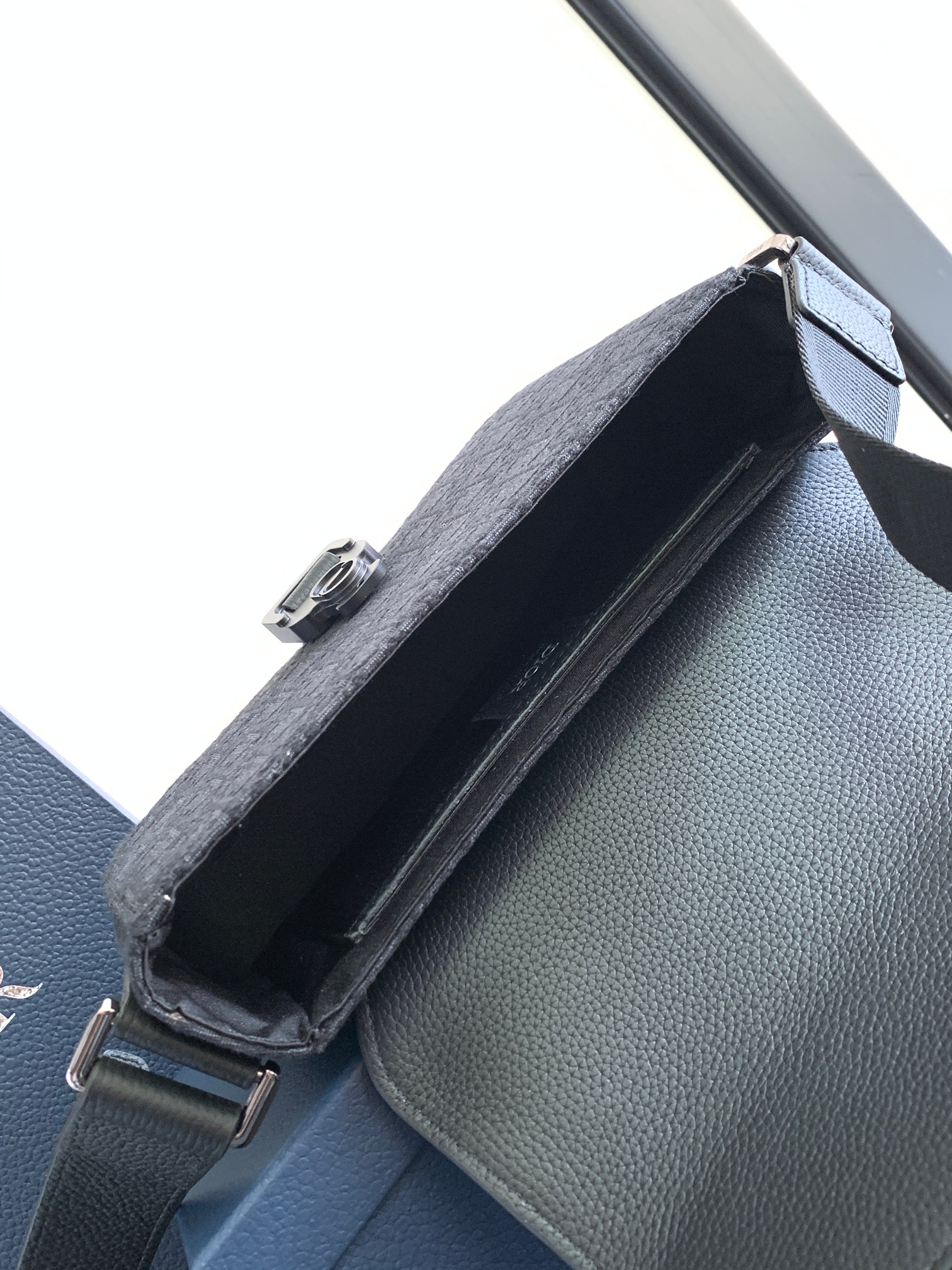 Diro Saddle Messenger Bag-23 x 18 x 6CM