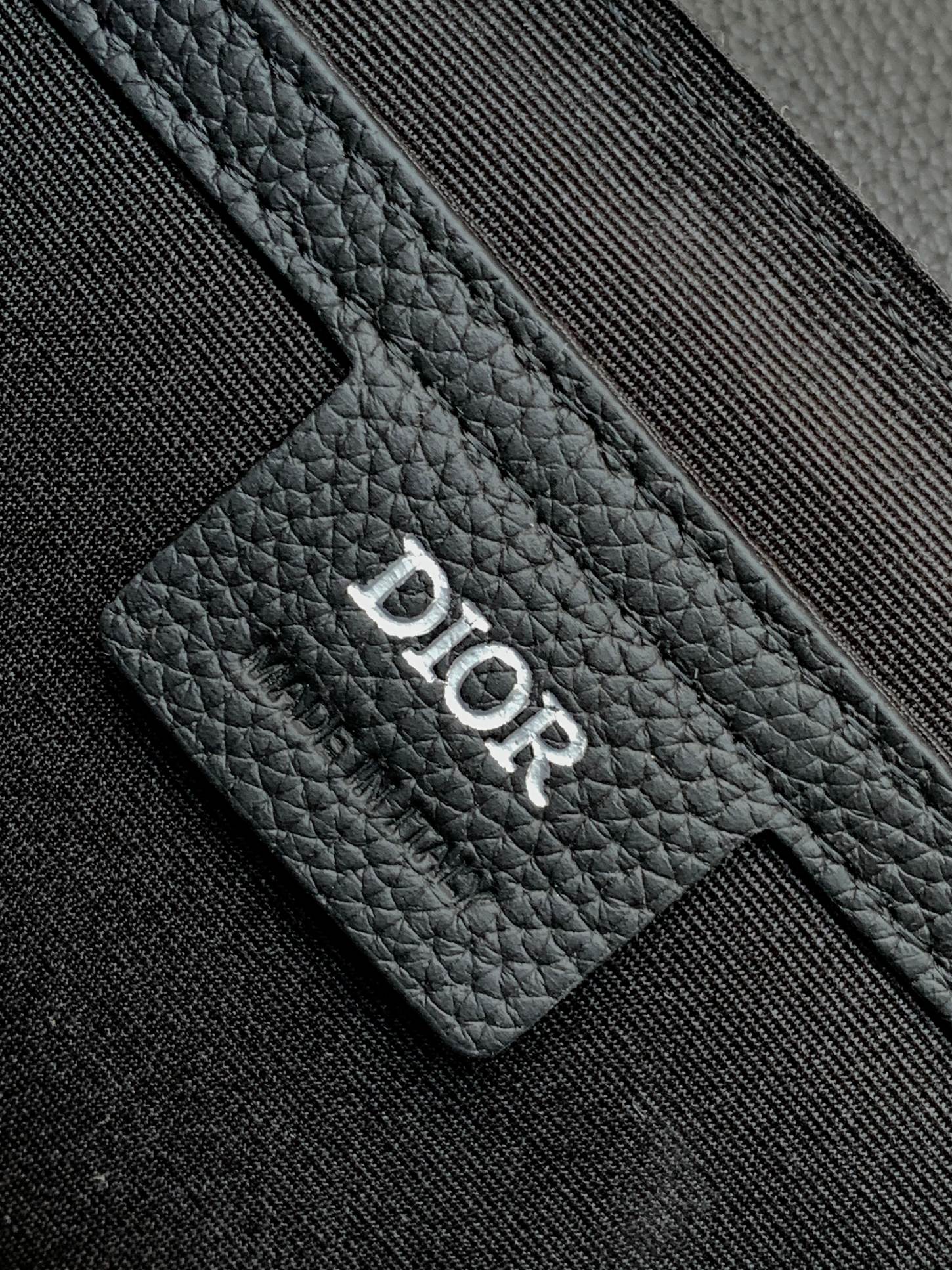 Diro Saddle Messenger Bag-23 x 18 x 6CM
