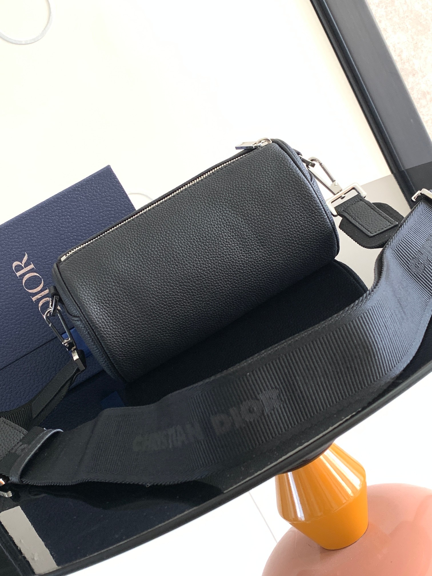 Diro Oblique Barrel Crossbody Bag-21.3×12.5×12.5CM