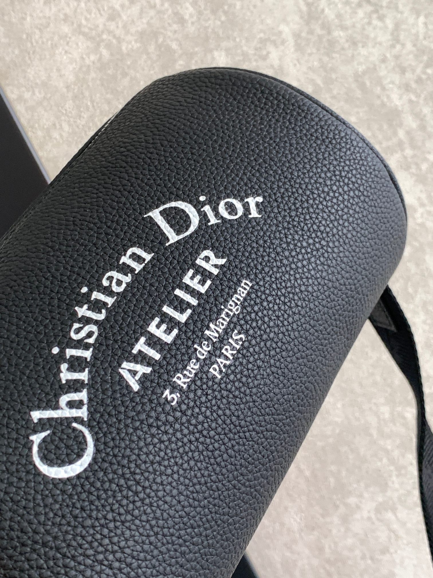 Diro Oblique Barrel Crossbody Bag-21.3×12.5×12.5CM
