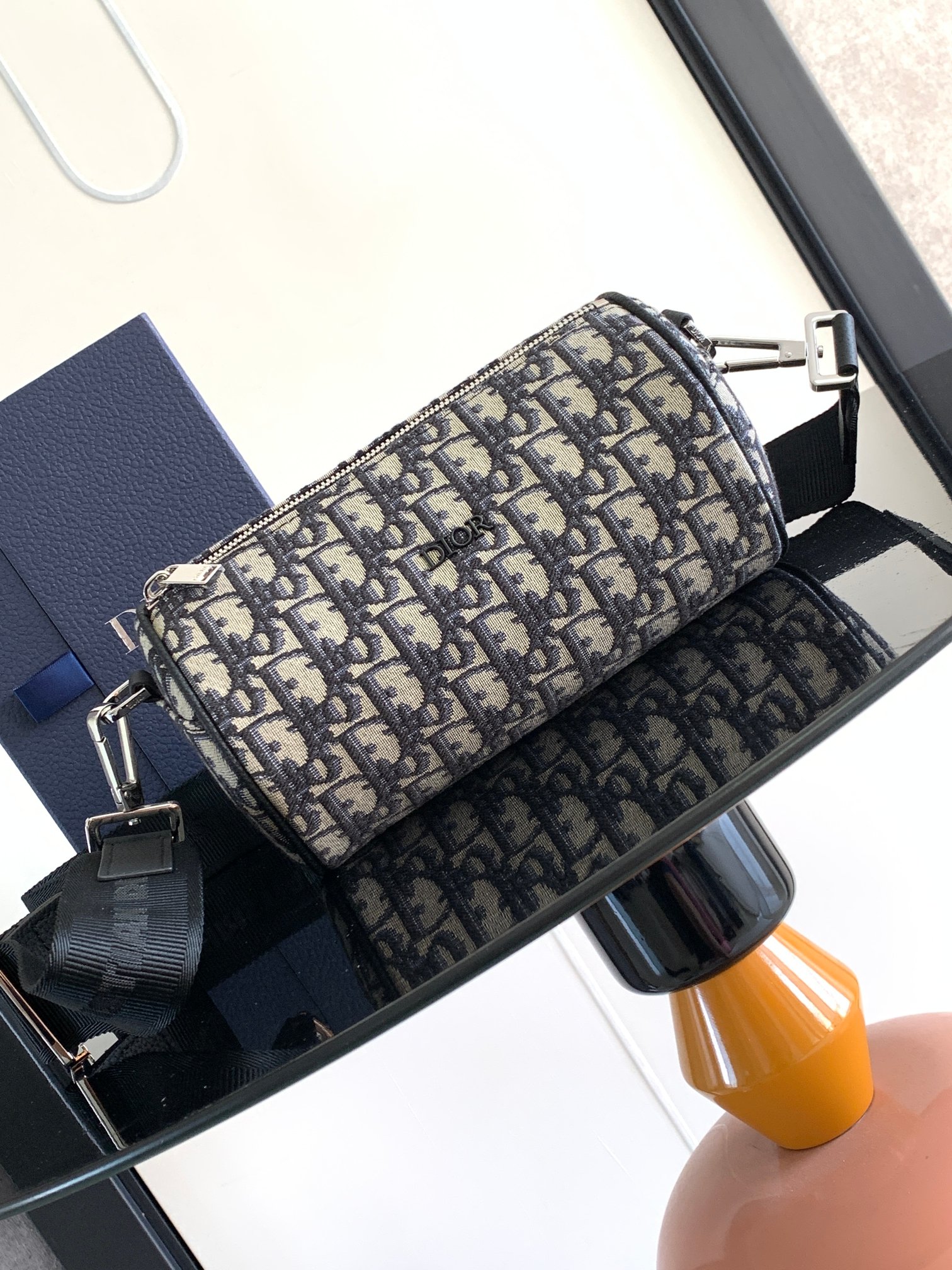 Diro Oblique Barrel Crossbody Bag-21.3×12.5×12.5CM