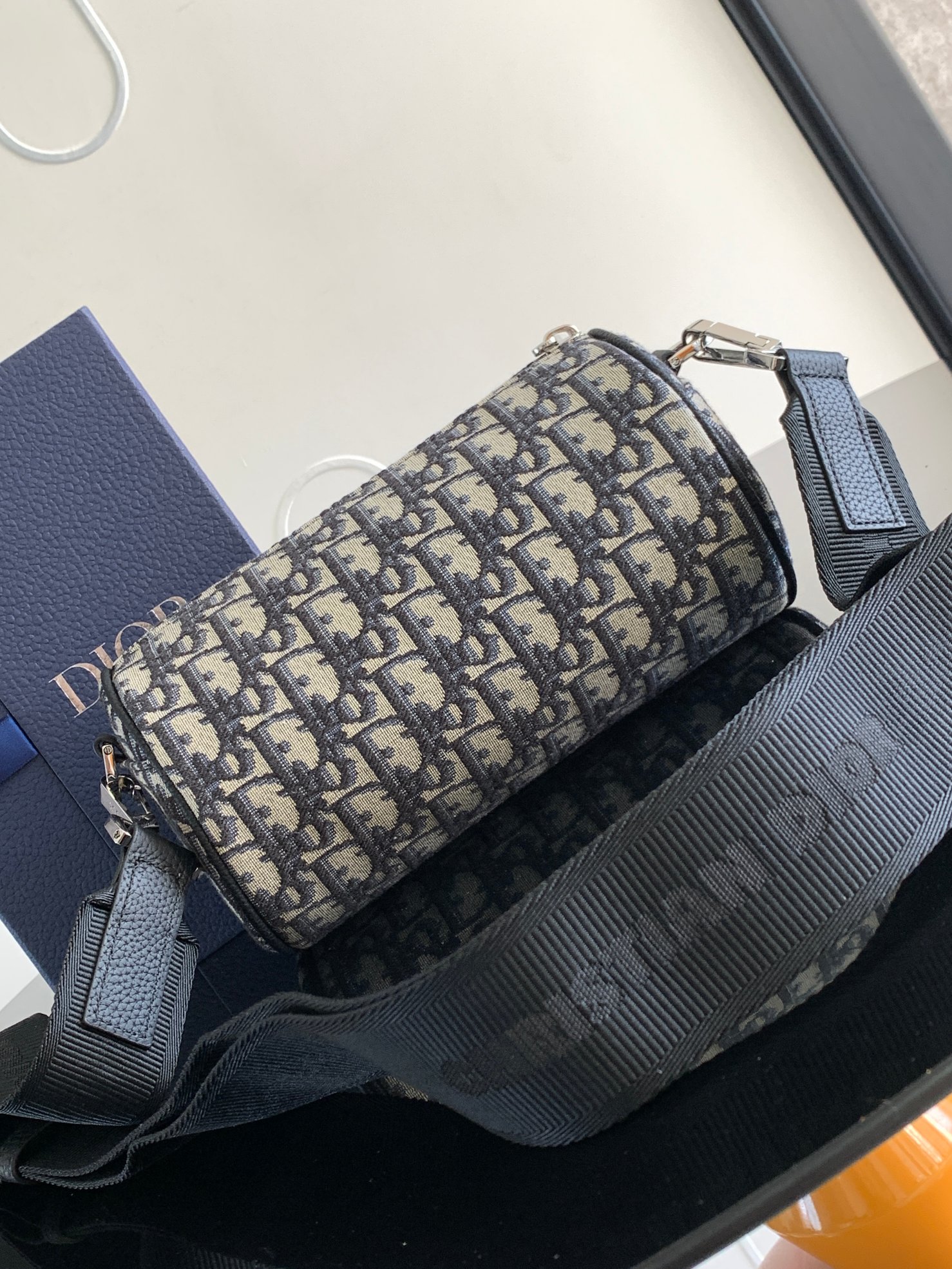 Diro Oblique Barrel Crossbody Bag-21.3×12.5×12.5CM