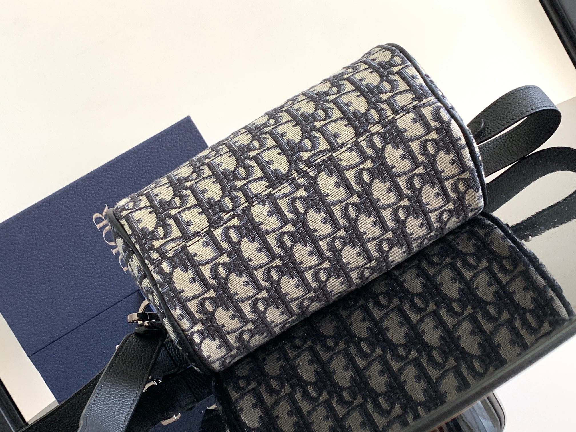Diro Oblique Roller Barrel Crossbody Bag-21 x 12.5 x 12.5CM