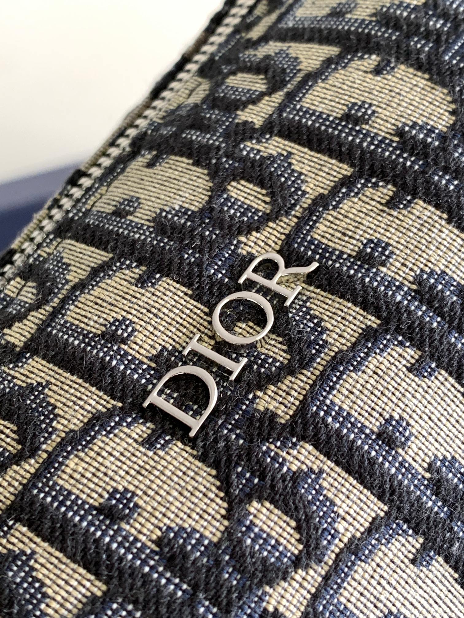 Diro Oblique Roller Barrel Crossbody Bag-17*11.5*11.5CM Diro Oblique Roller Barrel Crossbody Bag-17*11.5*11.5CM
