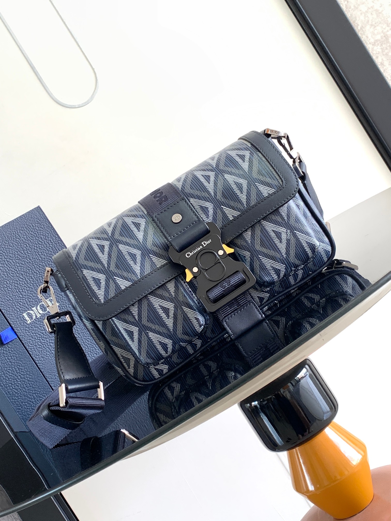 Diro Hit The Road Handbags-27 x 17 x 9CM