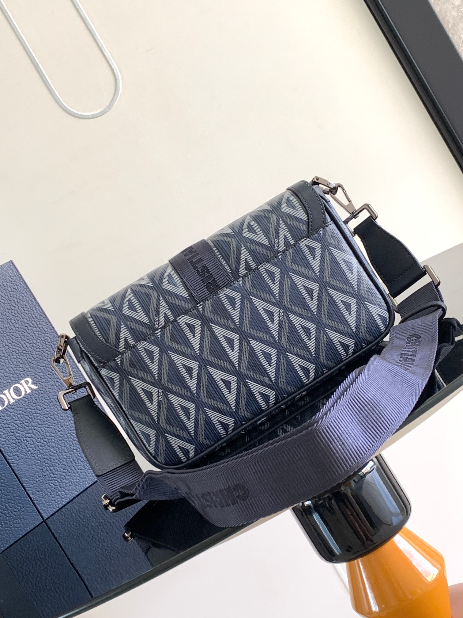 Diro Hit The Road Handbags-27 x 17 x 9CM