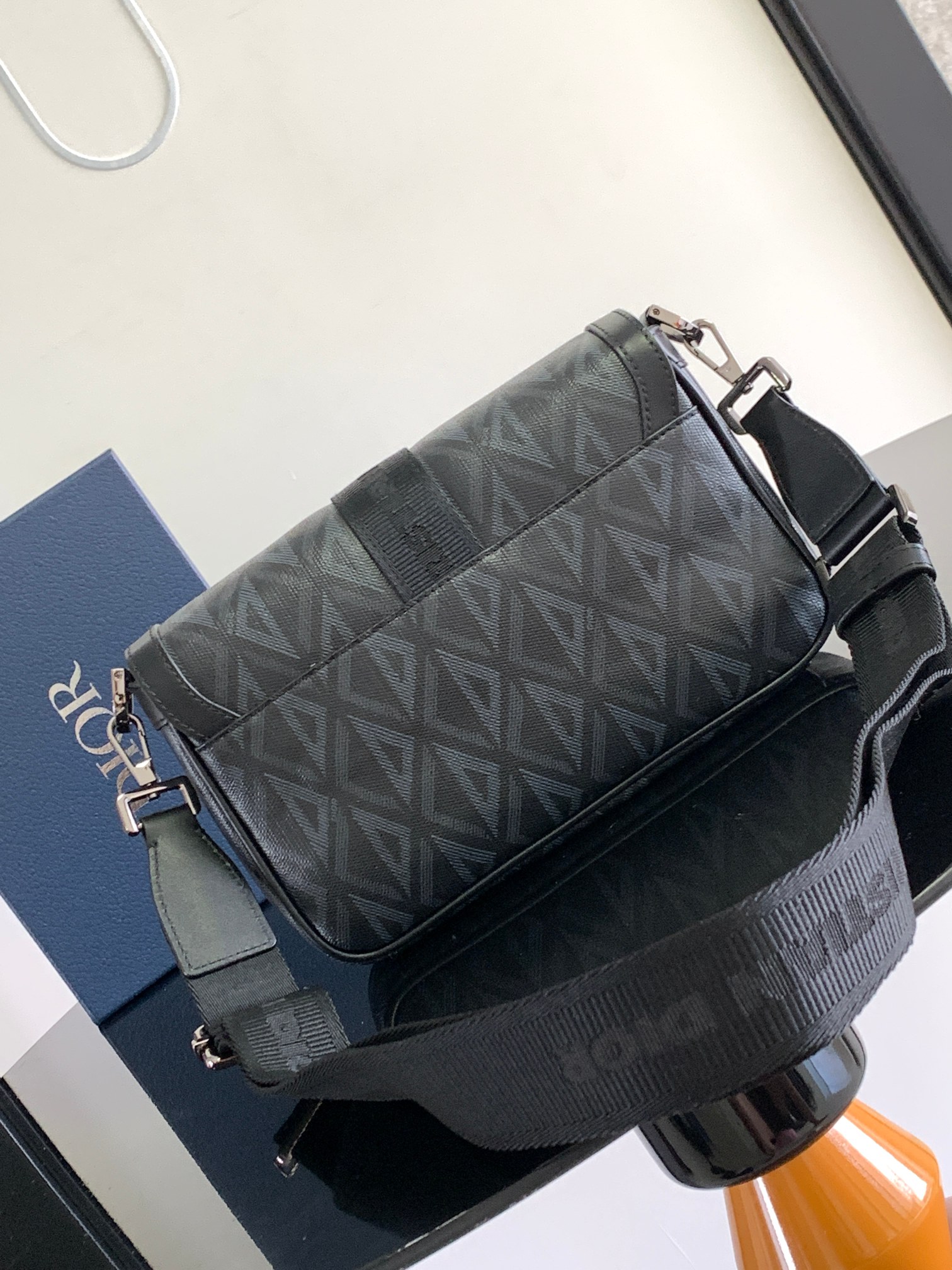 Diro Hit The Road Handbags-27 x 17 x 9CM