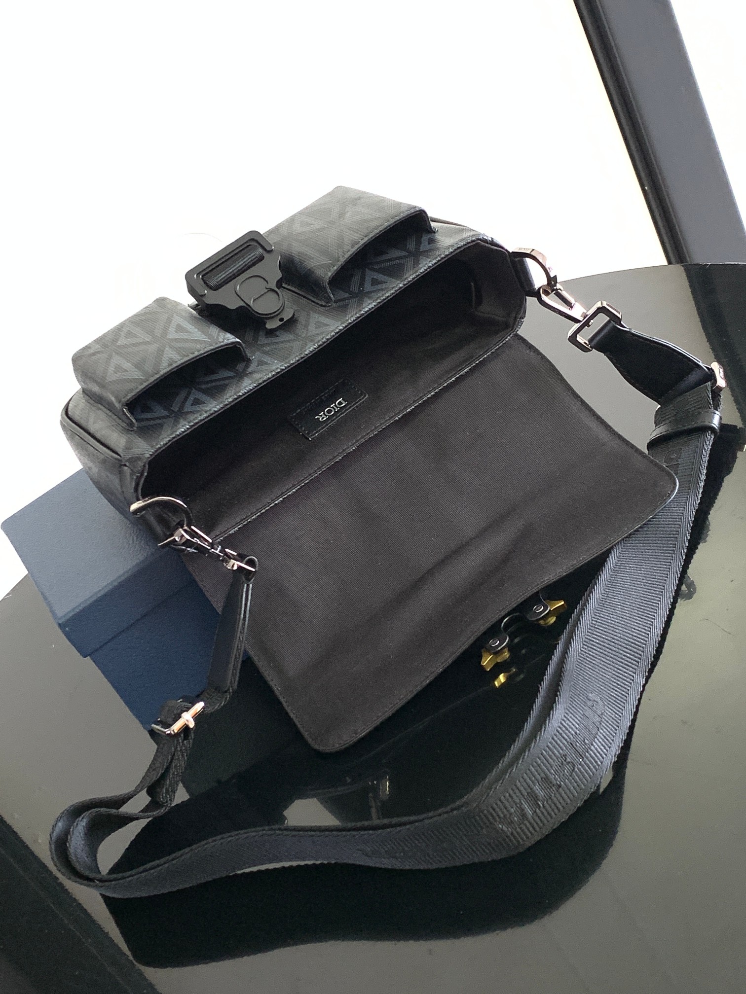 Diro Hit The Road Handbags-27 x 17 x 9CM