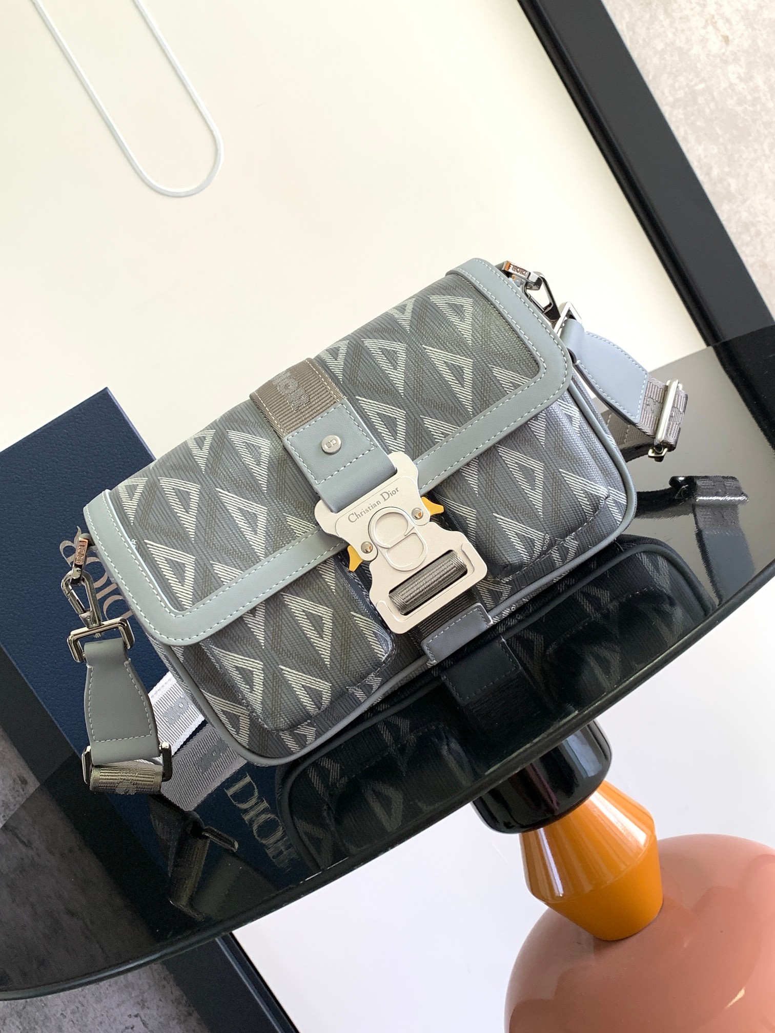 Diro Hit The Road Handbags-27 x 17 x 9CM