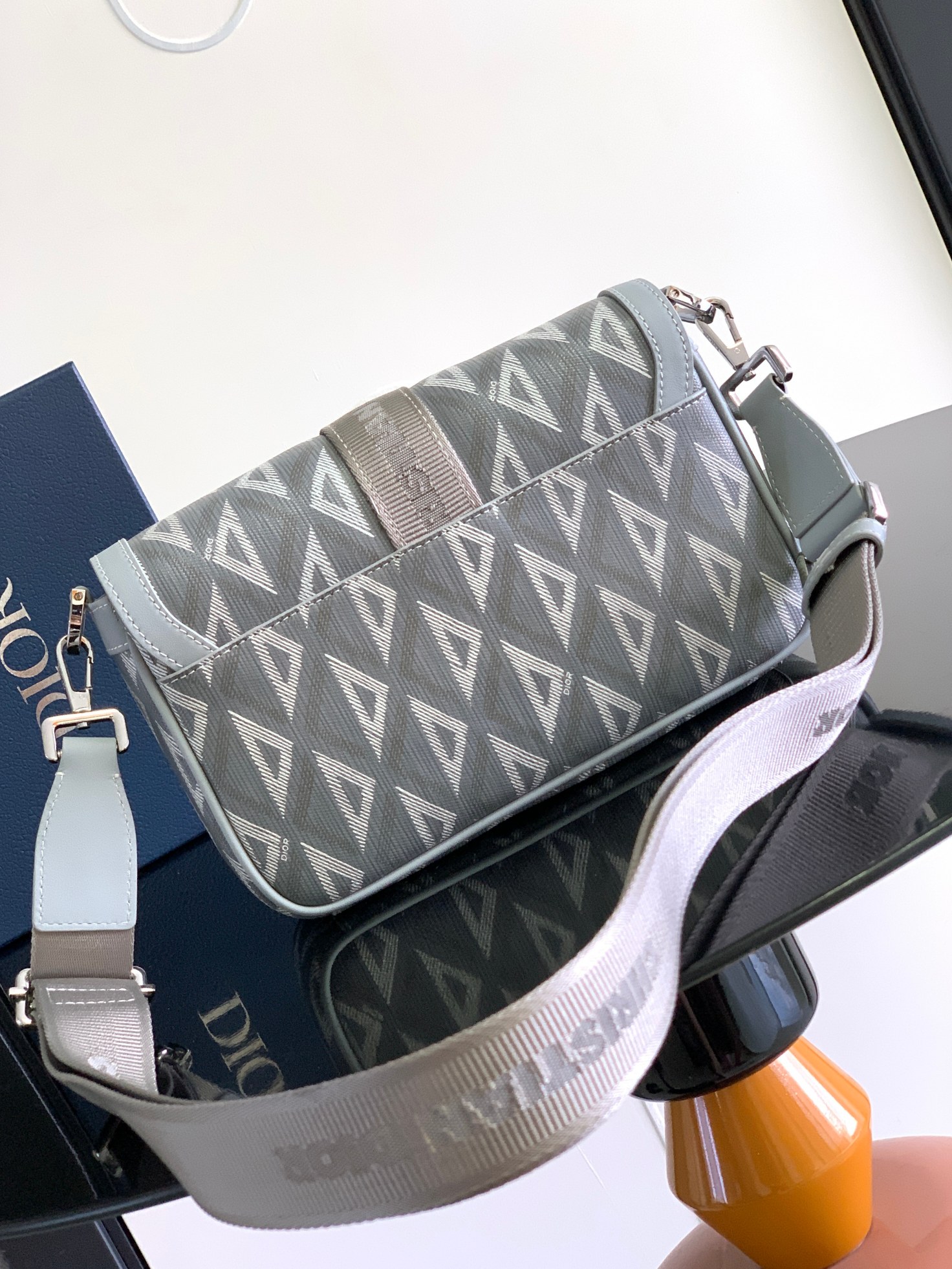 Diro Hit The Road Handbags-27 x 17 x 9CM