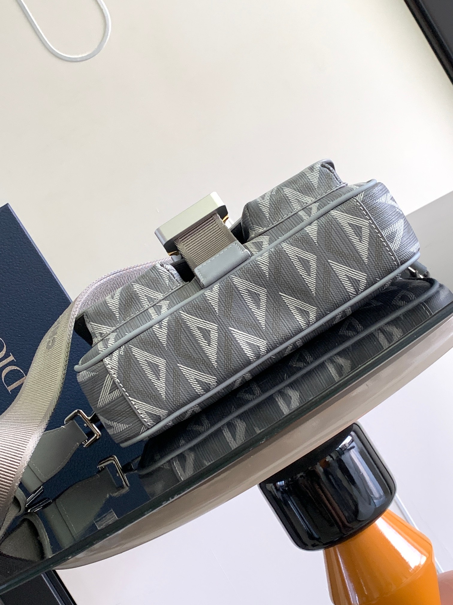 Diro Hit The Road Handbags-27 x 17 x 9CM
