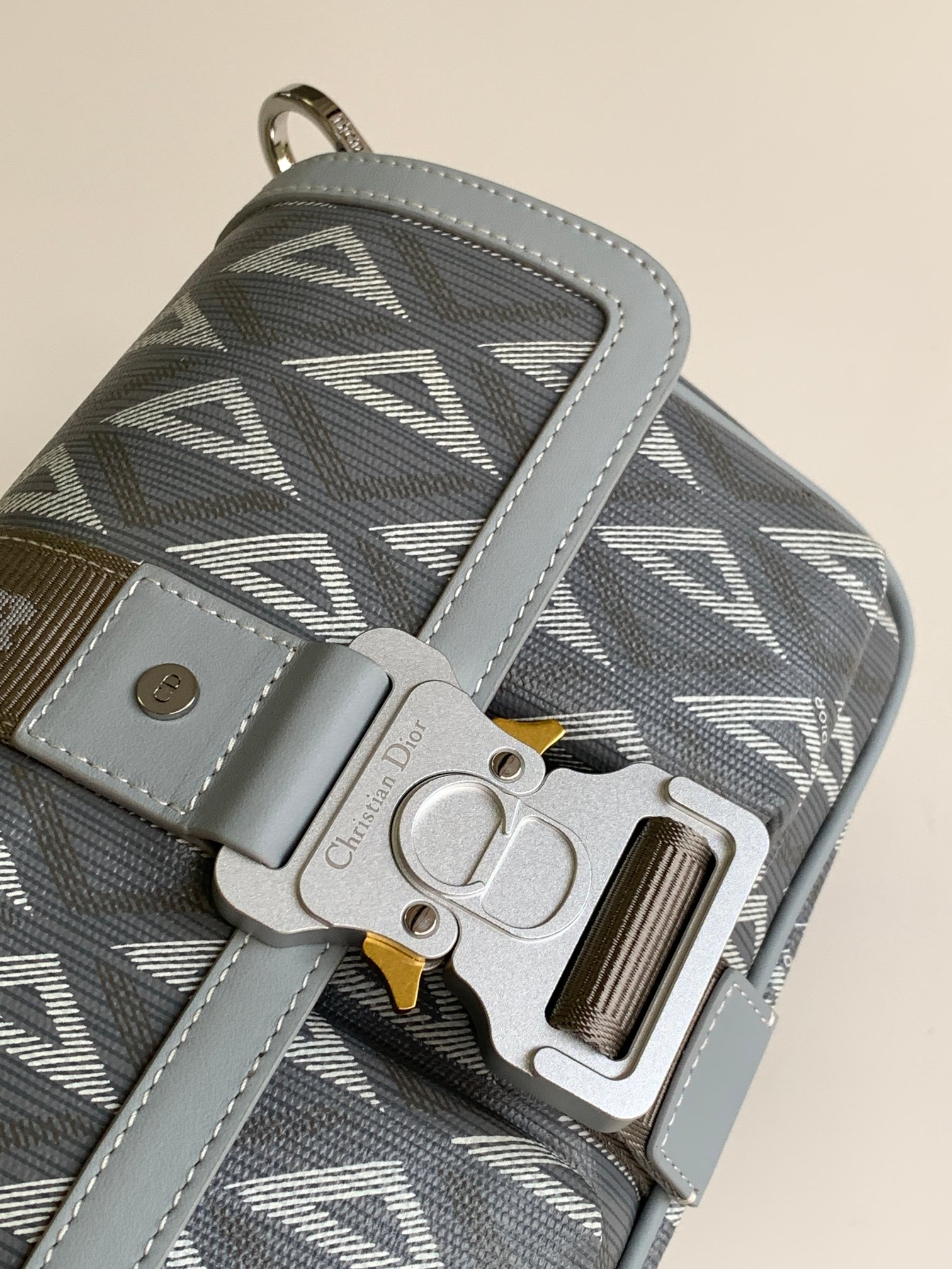 Diro Hit The Road Handbags-27 x 17 x 9CM