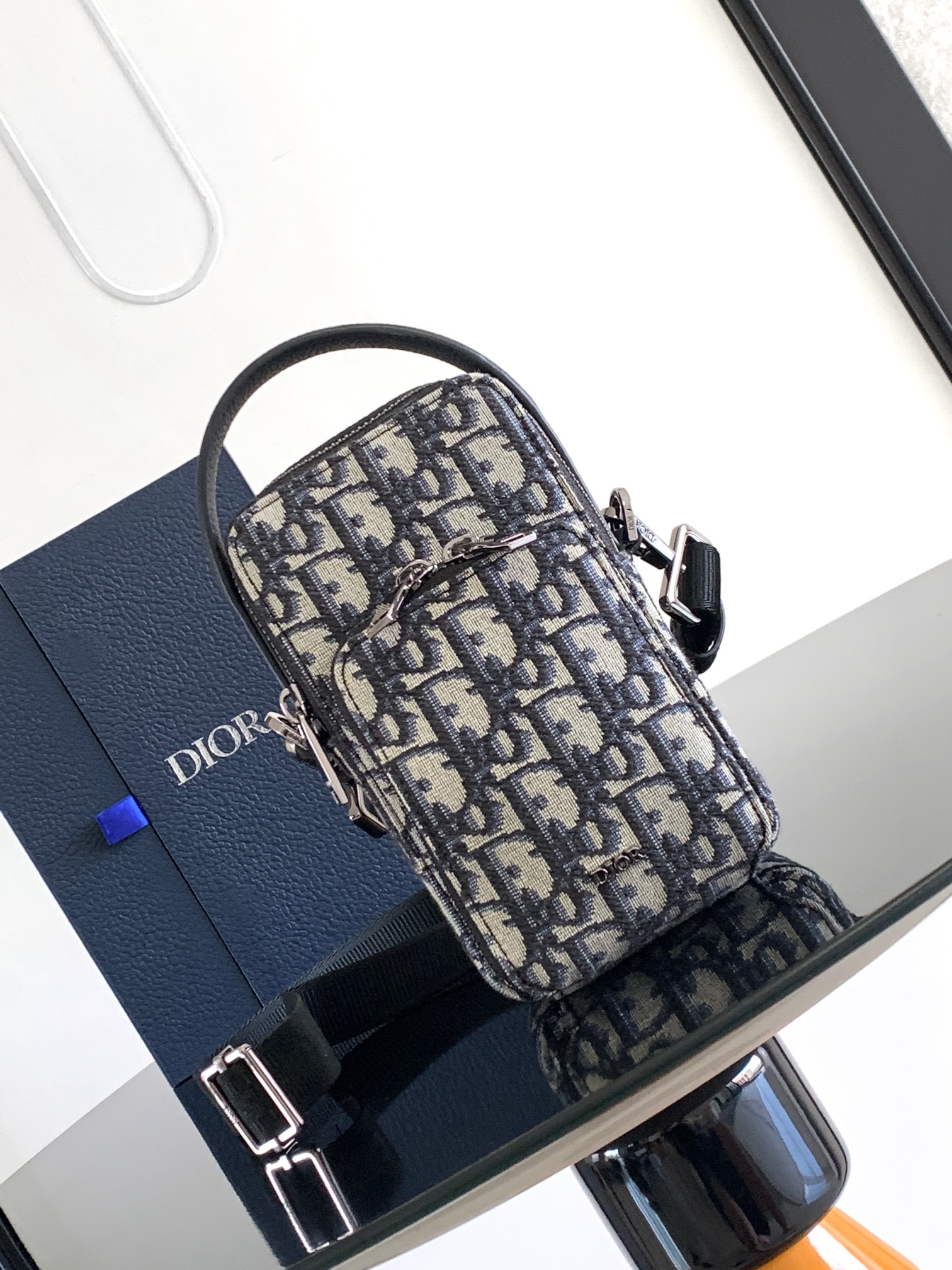Diro Rider Handbags-10 x 17 x 5CM