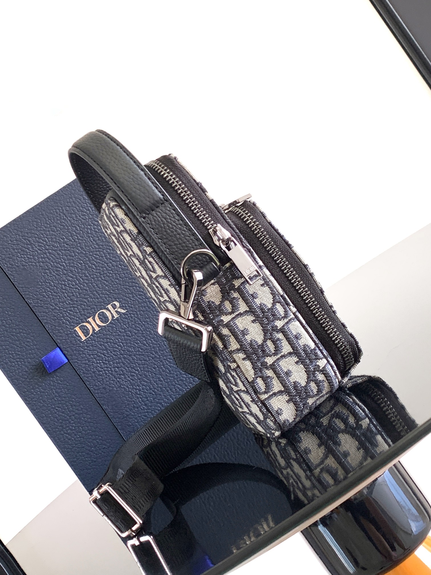 Diro Rider Handbags-10 x 17 x 5CM
