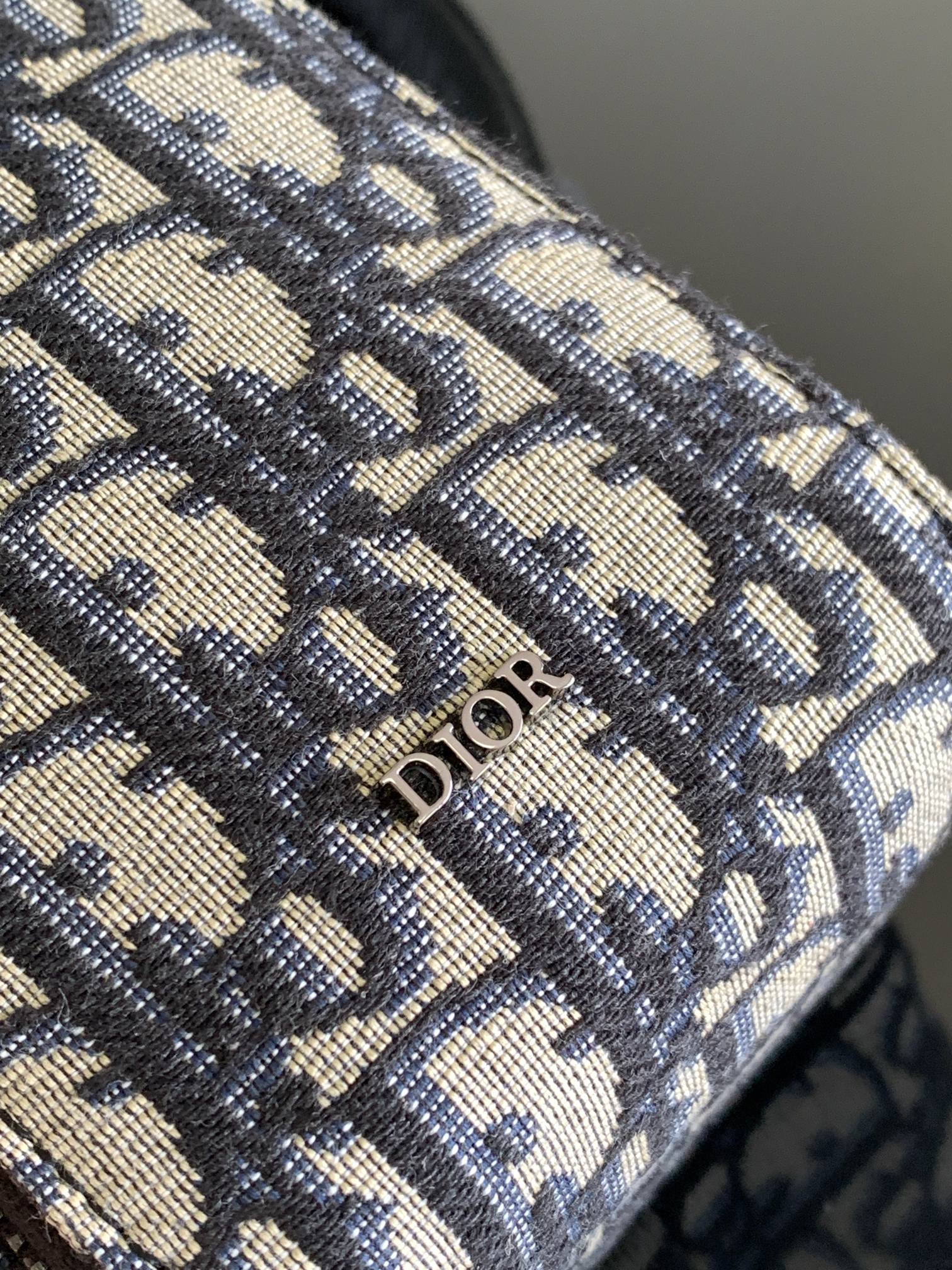 Diro Rider Handbags-10 x 17 x 5CM