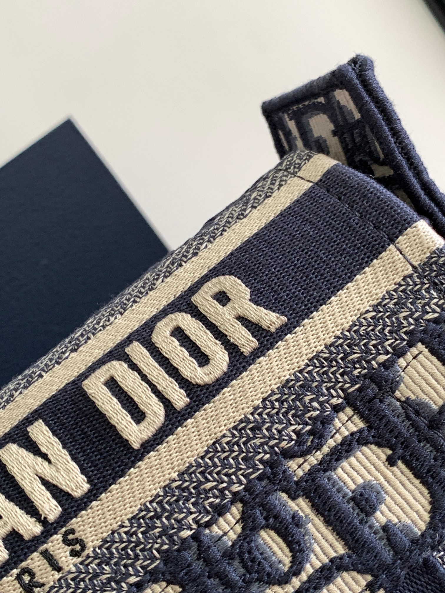 Diro Oblique Messenger Bag-23×15×8CM