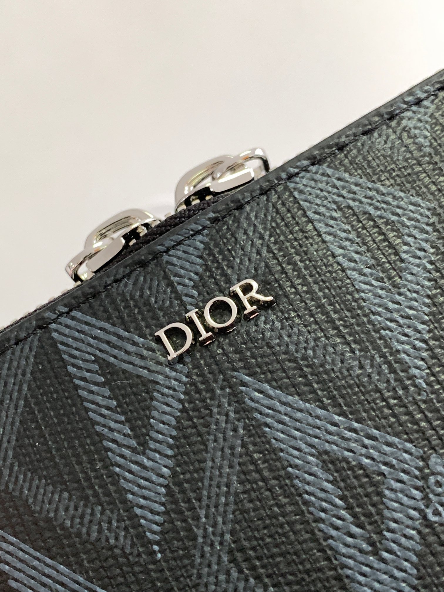 Diro Oblique HandleBag-17 x 12.5 x 55CM