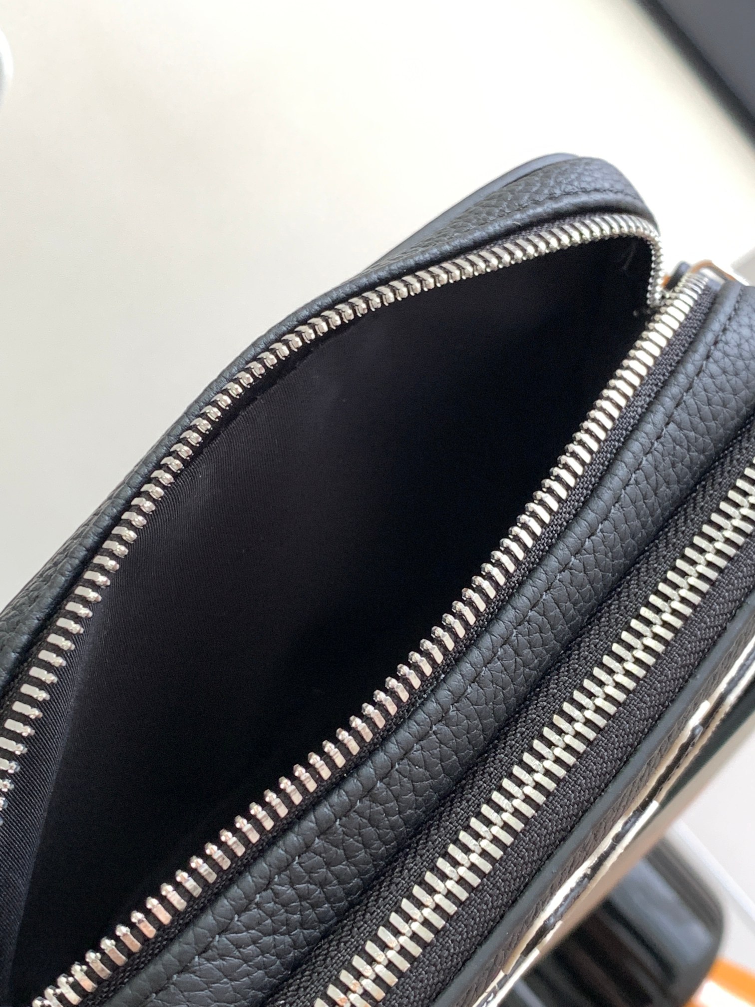 Diro Oblique HandleBag-17 x 12.5 x 55CM