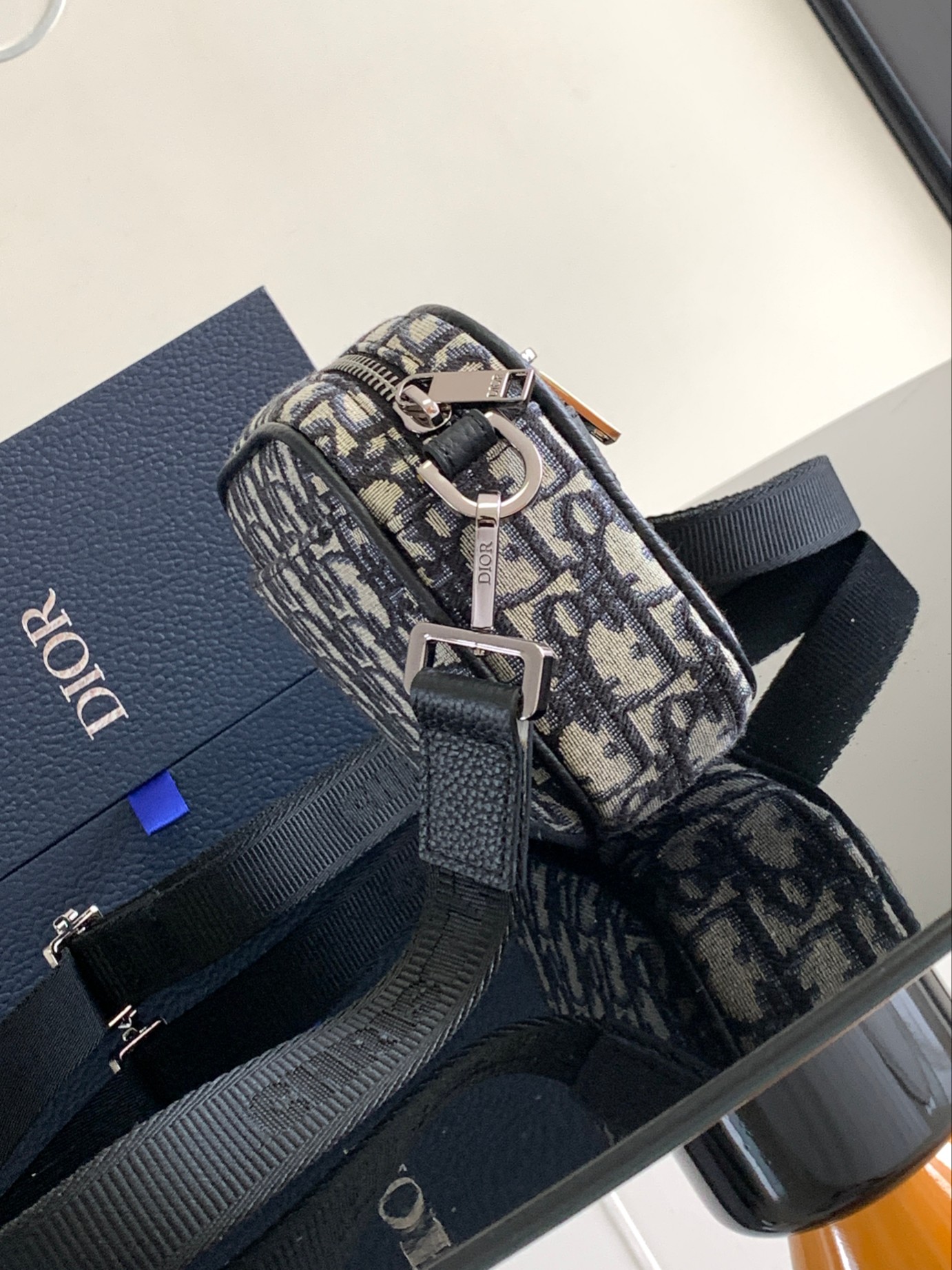 Diro Safari Messenger Bag-17 x 12.5 x 4CM