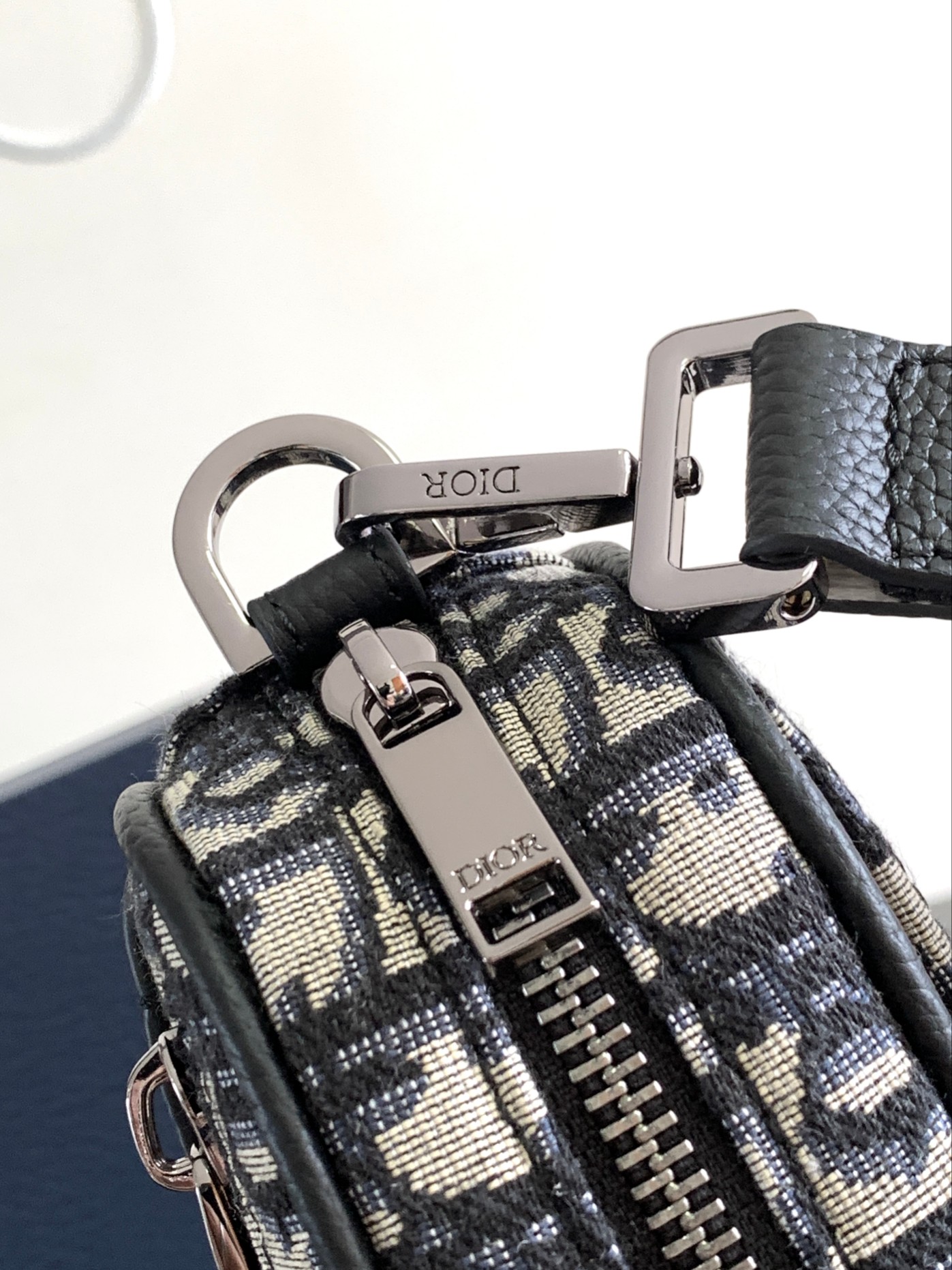 Diro Safari Messenger Bag-17 x 12.5 x 4CM