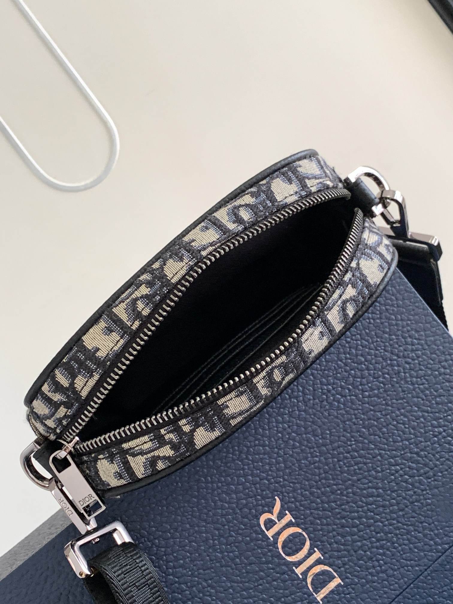 Diro Safari Messenger Bag-17 x 12.5 x 4CM