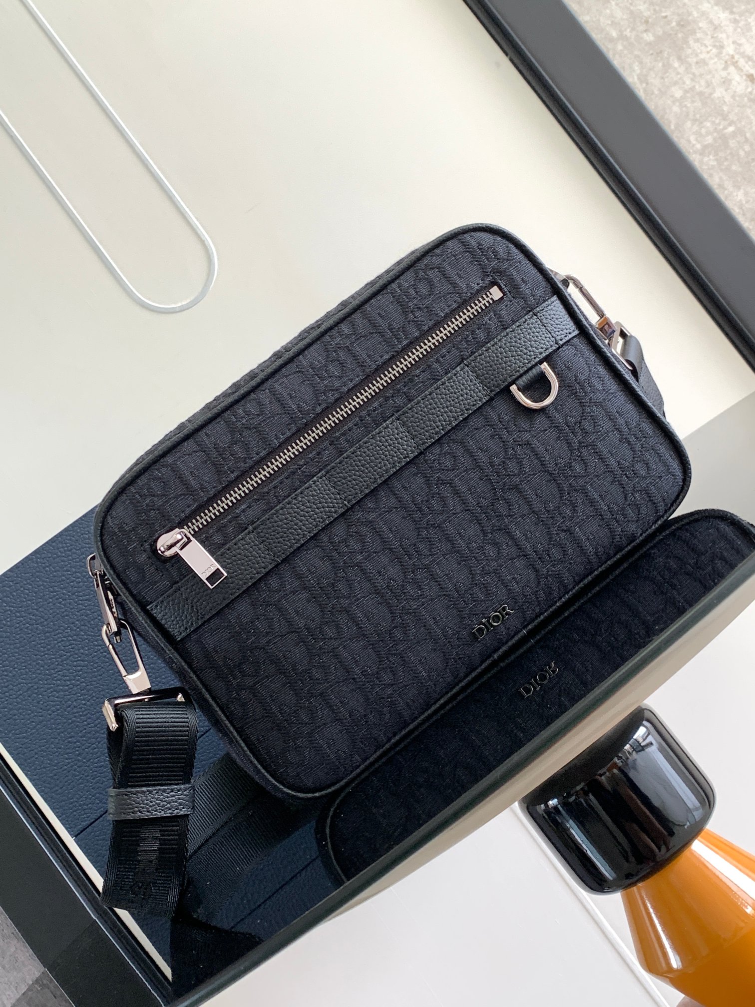Diro Safari Messenger Bag-26 x 17 x 7CM