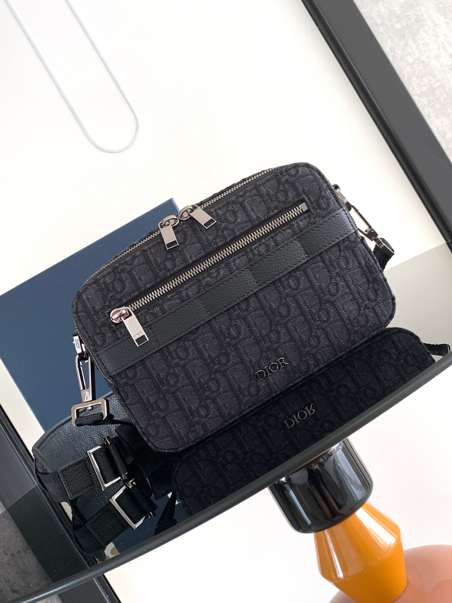 Diro Safari Messenger Bag-22 x 15 x 6CM