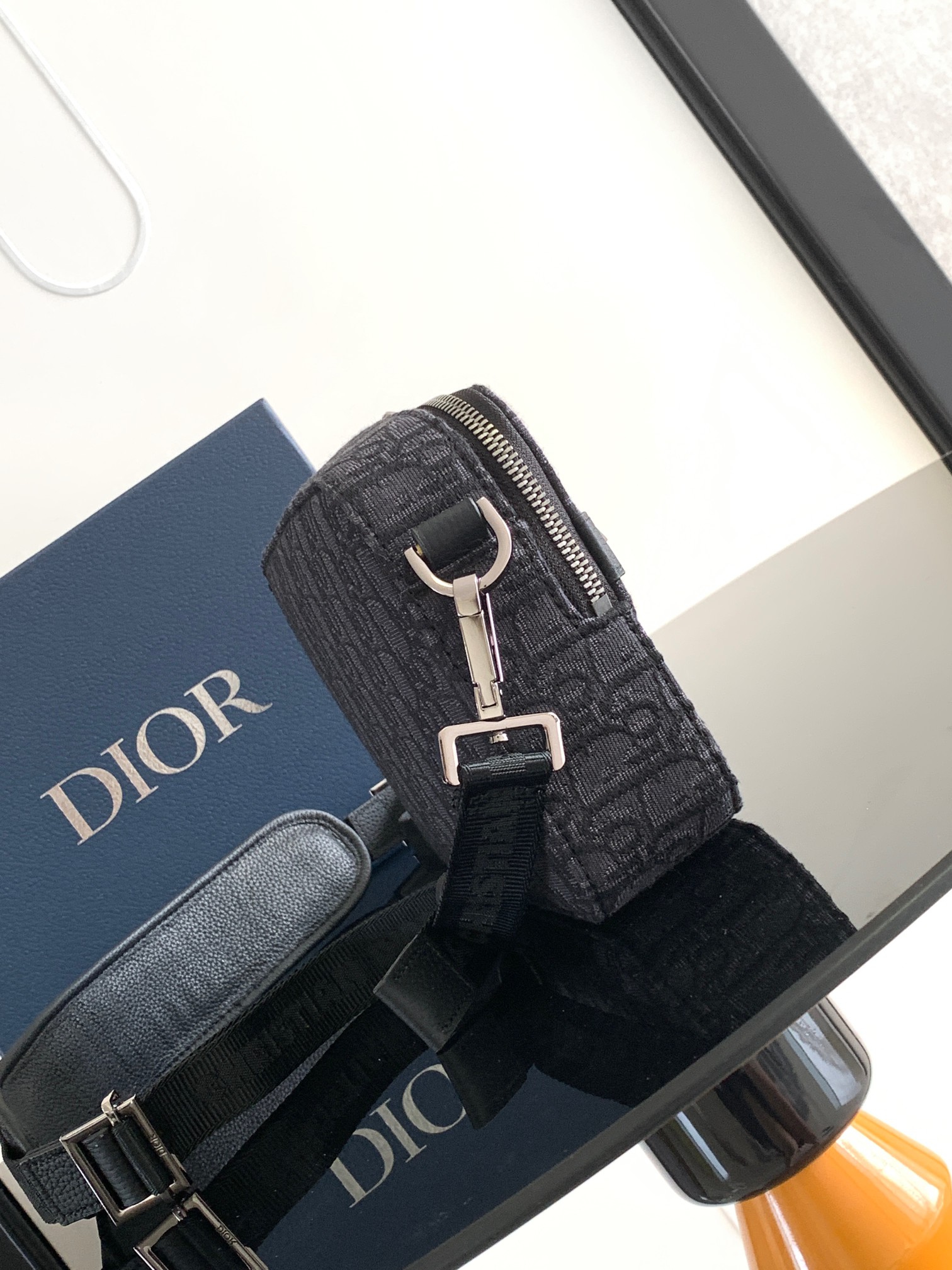 Diro Safari Messenger Bag-22 x 15 x 6CM