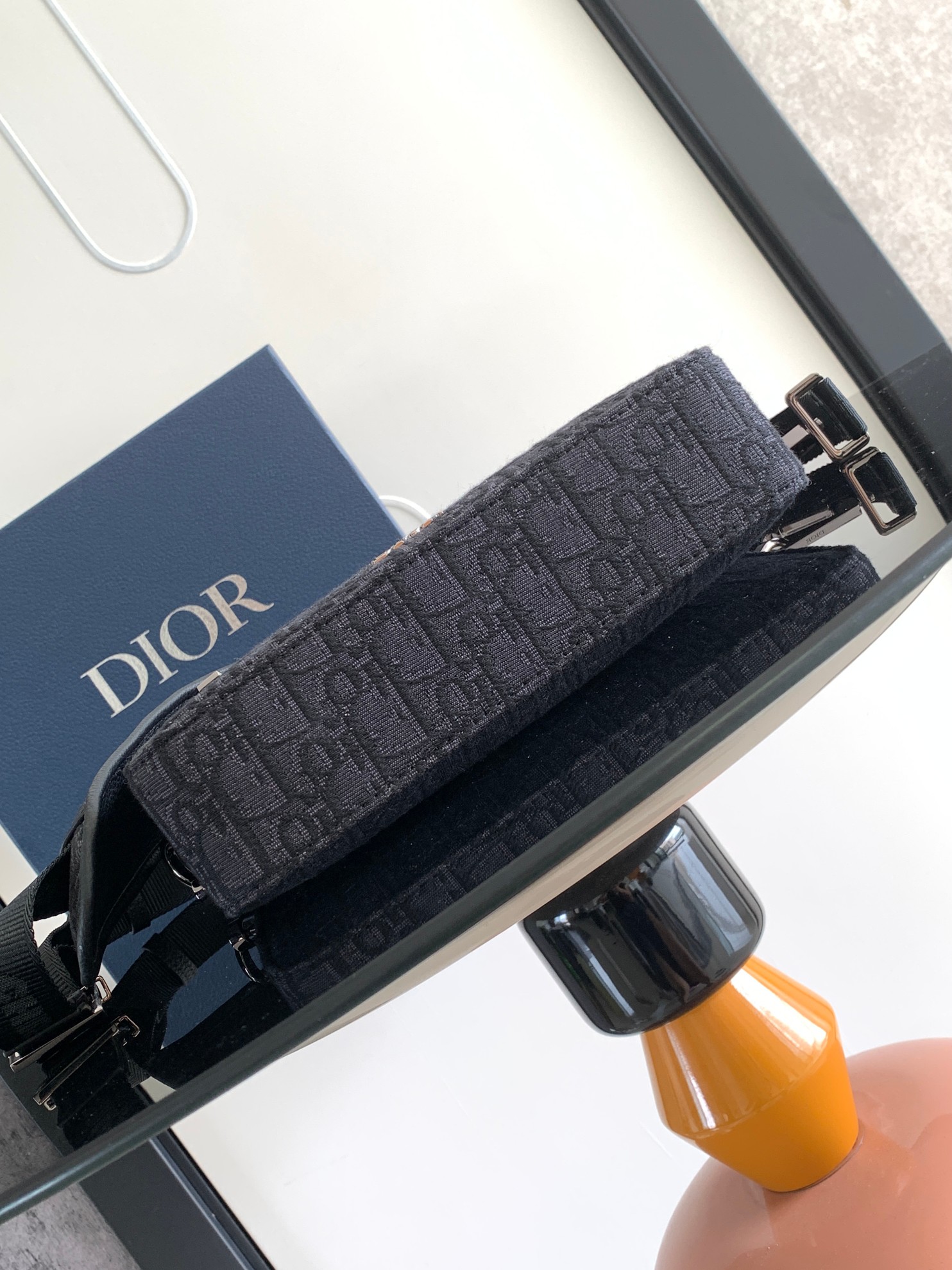 Diro Safari Messenger Bag-22 x 15 x 6CM