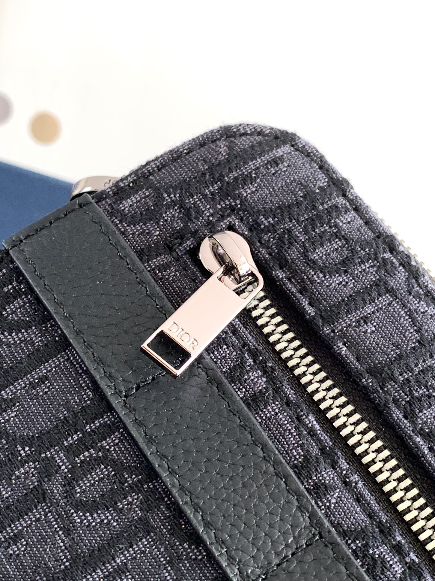 Diro Safari Messenger Bag-22 x 15 x 6CM