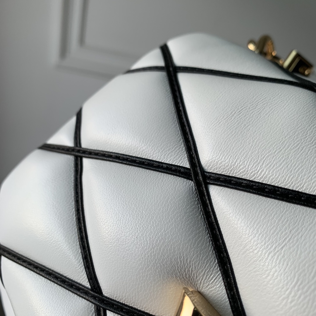 Louis Vuitton GO-14 Bag-M22891-23.0 x 16.0 x 10CM