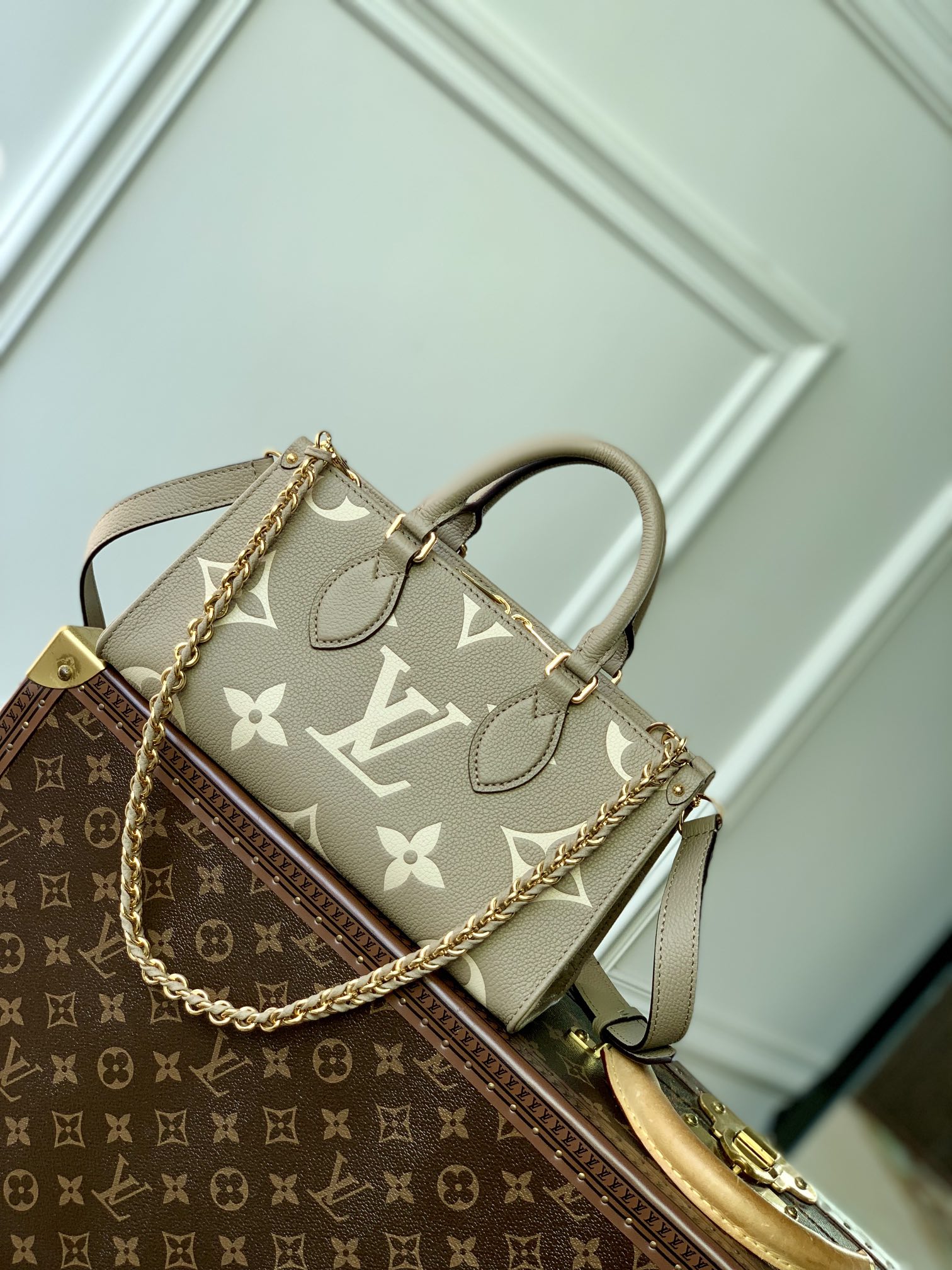 Louis Vuitton OnTheGo East West Handbag-M23640-25*13*10CM