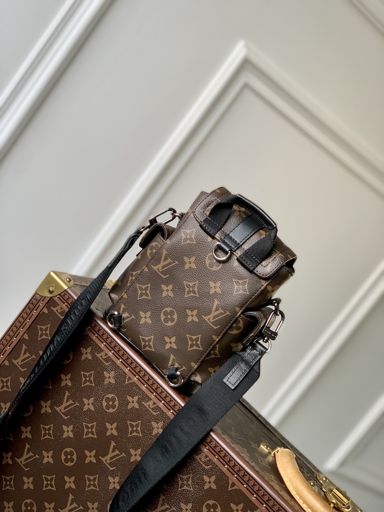 Louis Vuitton Nano Christopher Bag-14 x 19 x 6CM