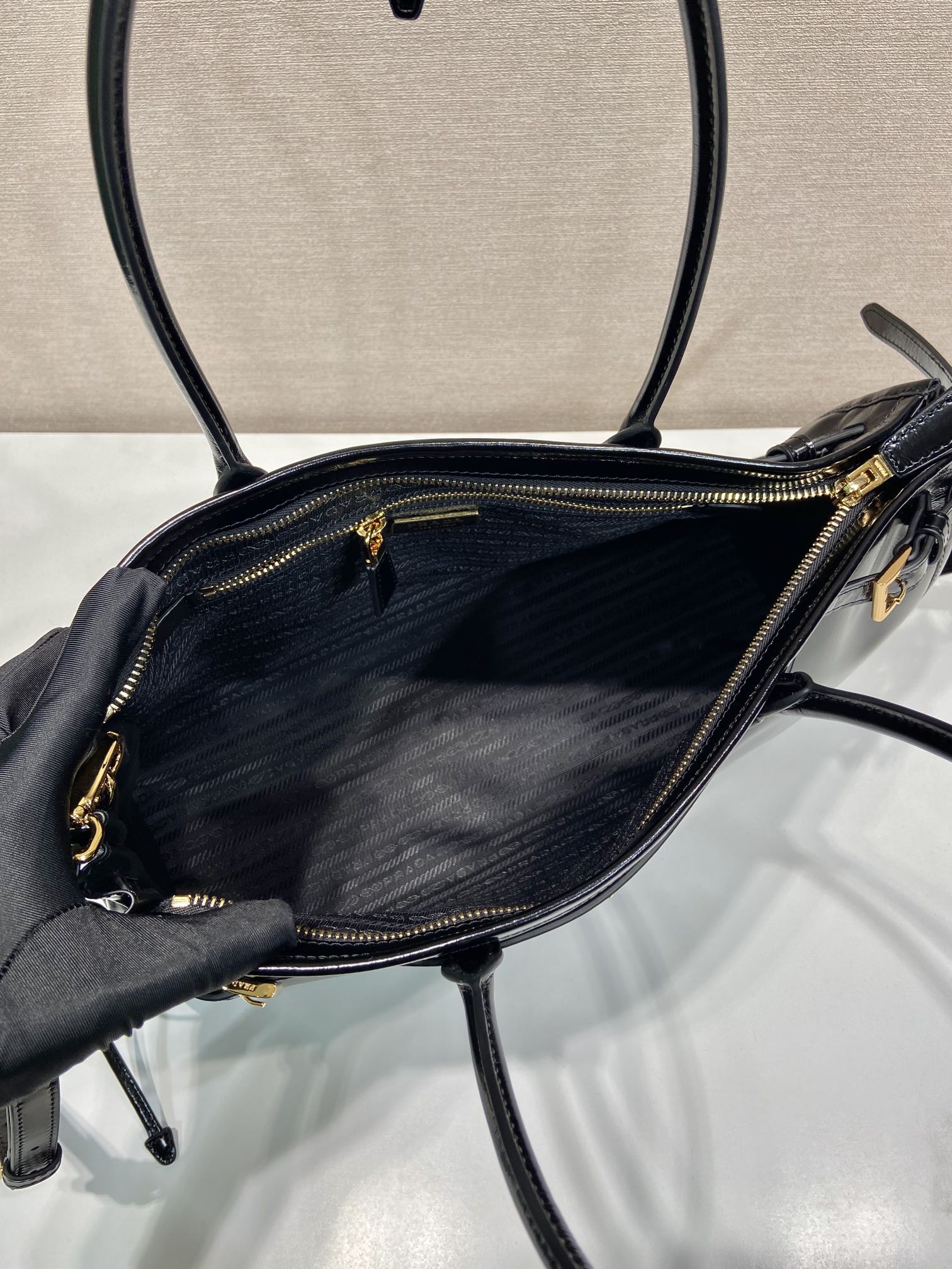 Prada LusSolf 1BA433 Crossbody Bag-38*30*12M Prada LusSolf 1BA433 Crossbody Bag-38*30*12M