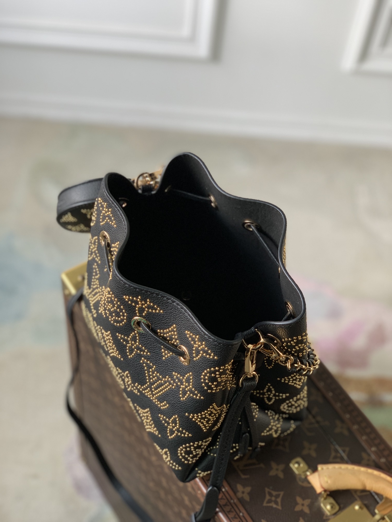 Louis Vuitton Bella Tote Bag-19 x 22 x 14CM