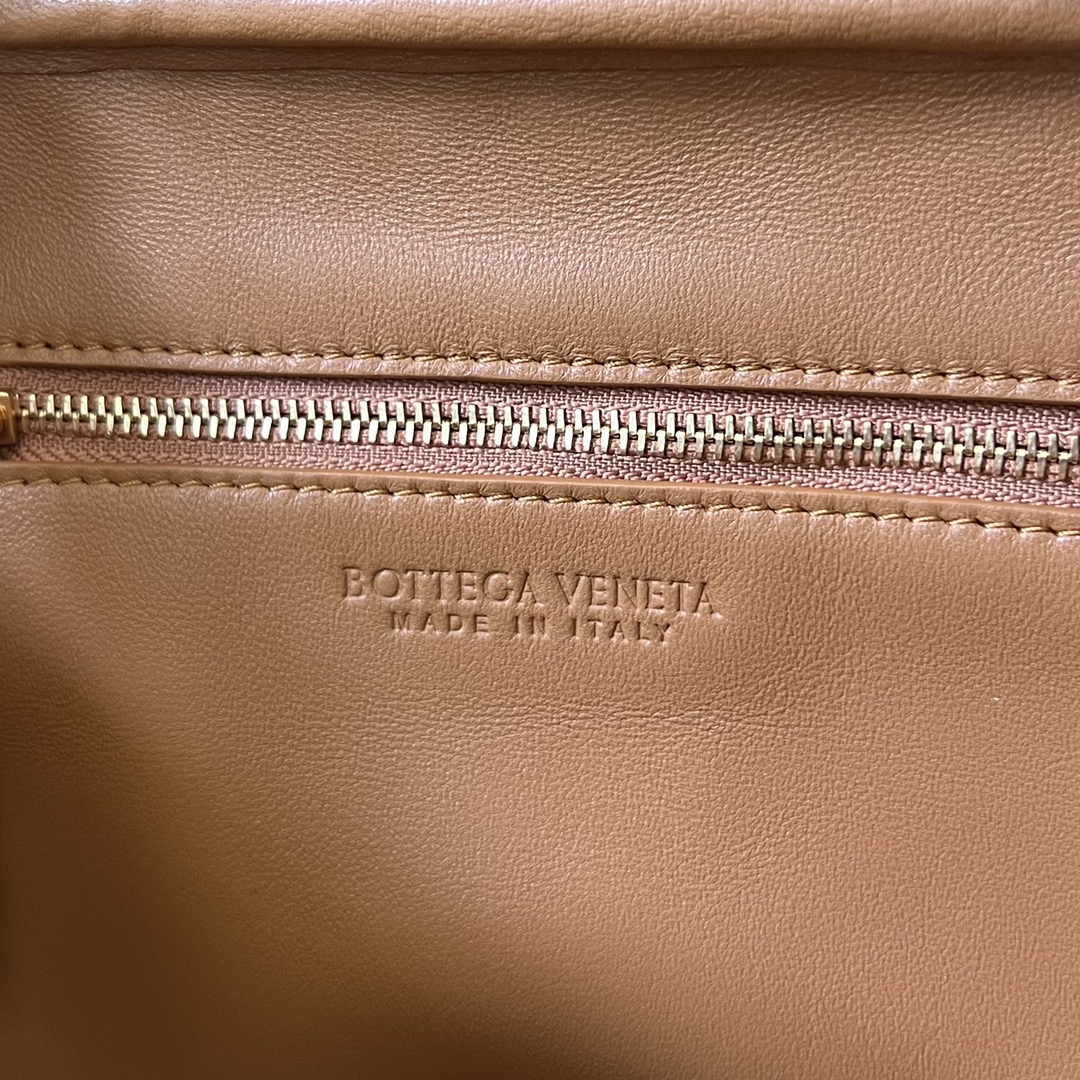 Bottega Veneta Getaway Bag-23.5×17.5x9CM