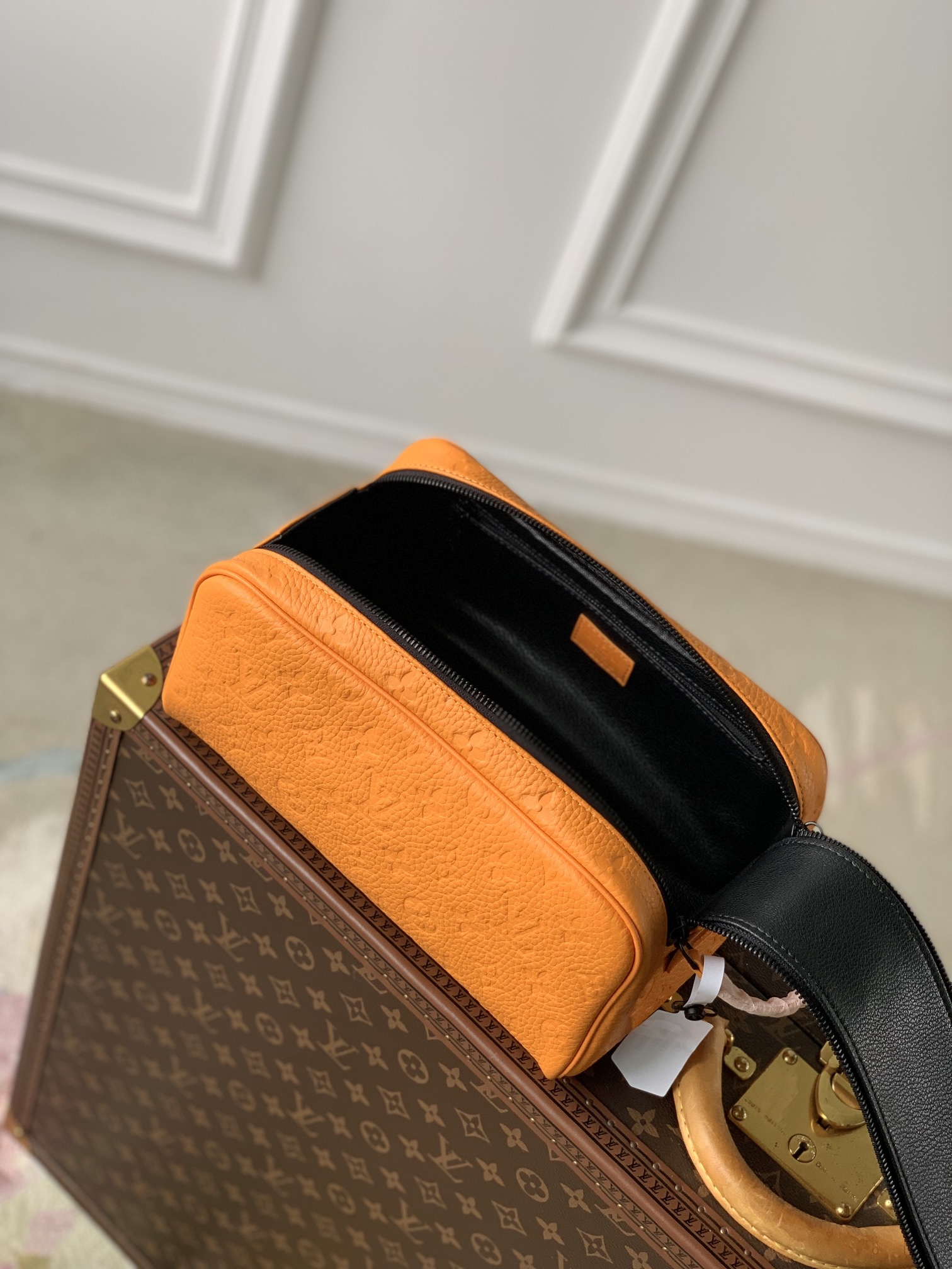 Louis Vuitton Locker Dopp Kit Pouch -28 x 15 x 16.5CM