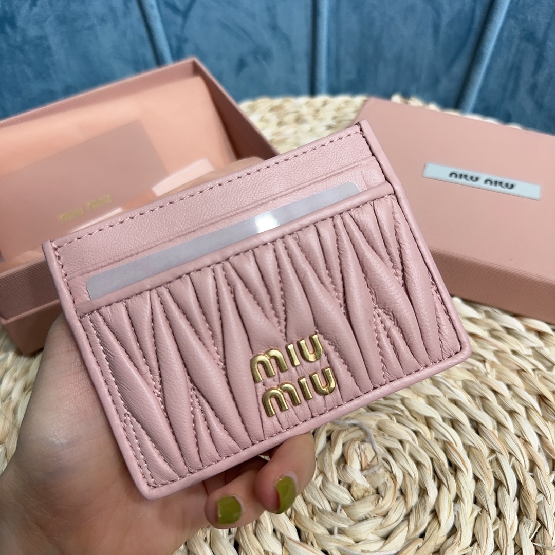 MiuMiu Pocket Wallet-8X10.5CM MiuMiu Pocket Wallet-8X10.5CM