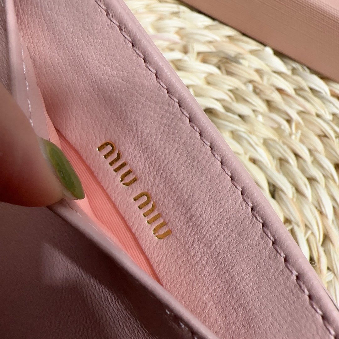 MiuMiu Pocket Wallet-8X10.5CM MiuMiu Pocket Wallet-8X10.5CM