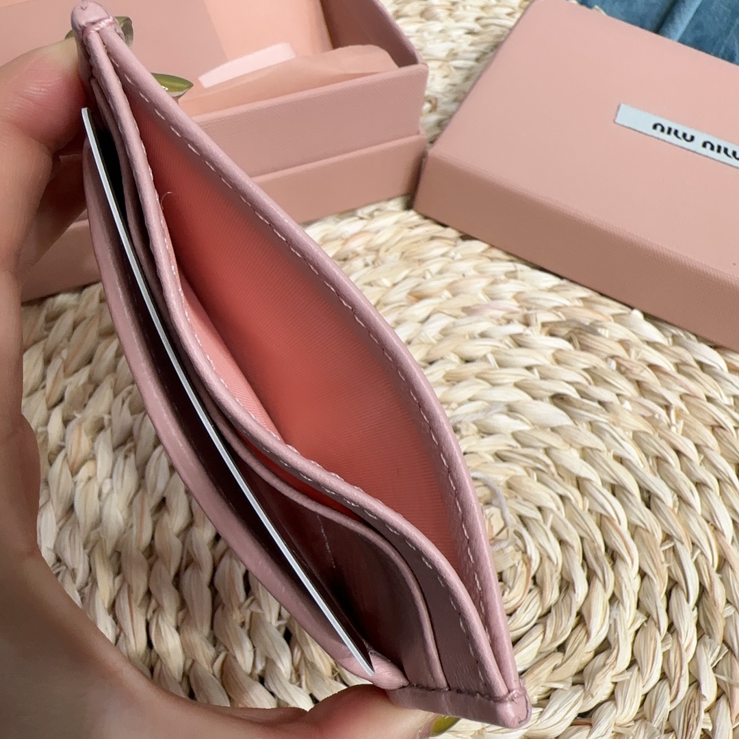 MiuMiu Pocket Wallet-8X10.5CM MiuMiu Pocket Wallet-8X10.5CM