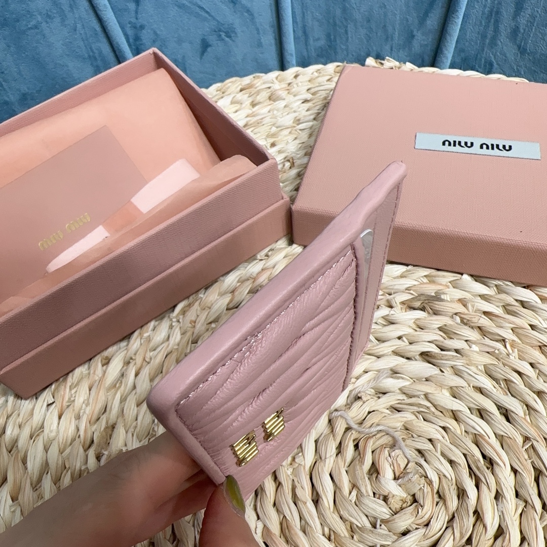 MiuMiu Pocket Wallet-8X10.5CM MiuMiu Pocket Wallet-8X10.5CM