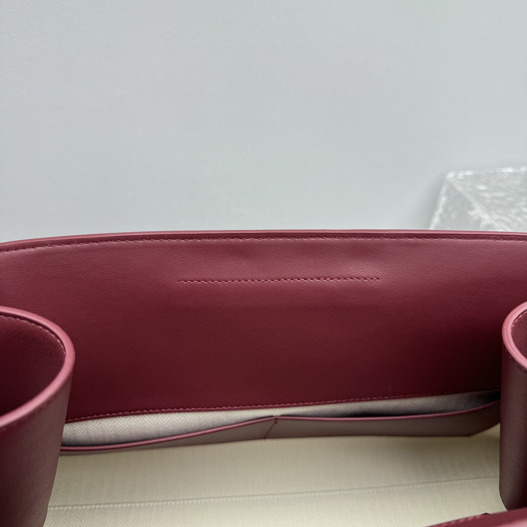 The Row Margaux EQ Clutch-43*20*24CM