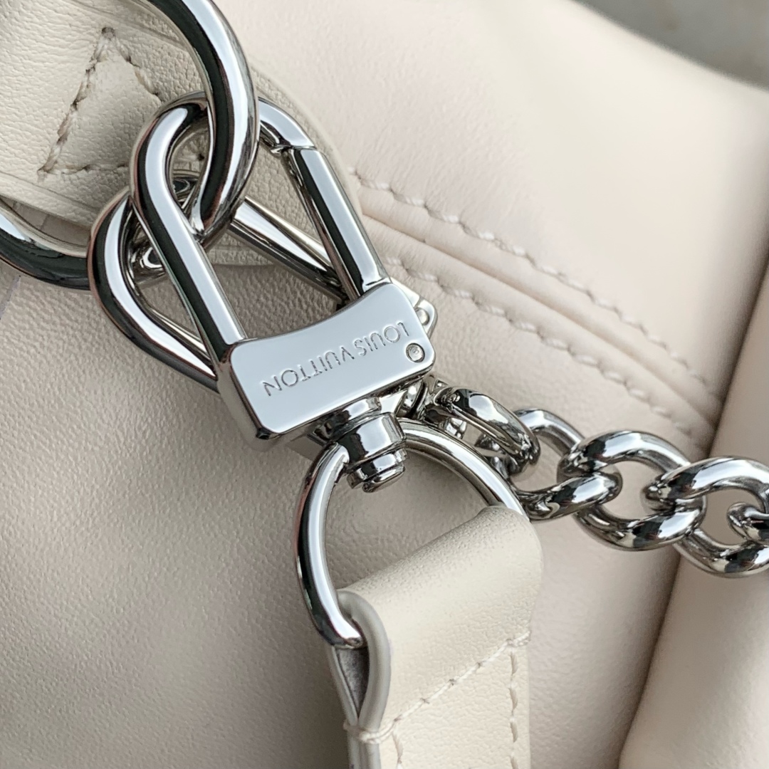 Louis Vuitton CarryAll Cargo Bag-M12579-33.5 x 23 x 15CM Louis Vuitton CarryAll Cargo Bag-M12579-33.5 x 23 x 15CM