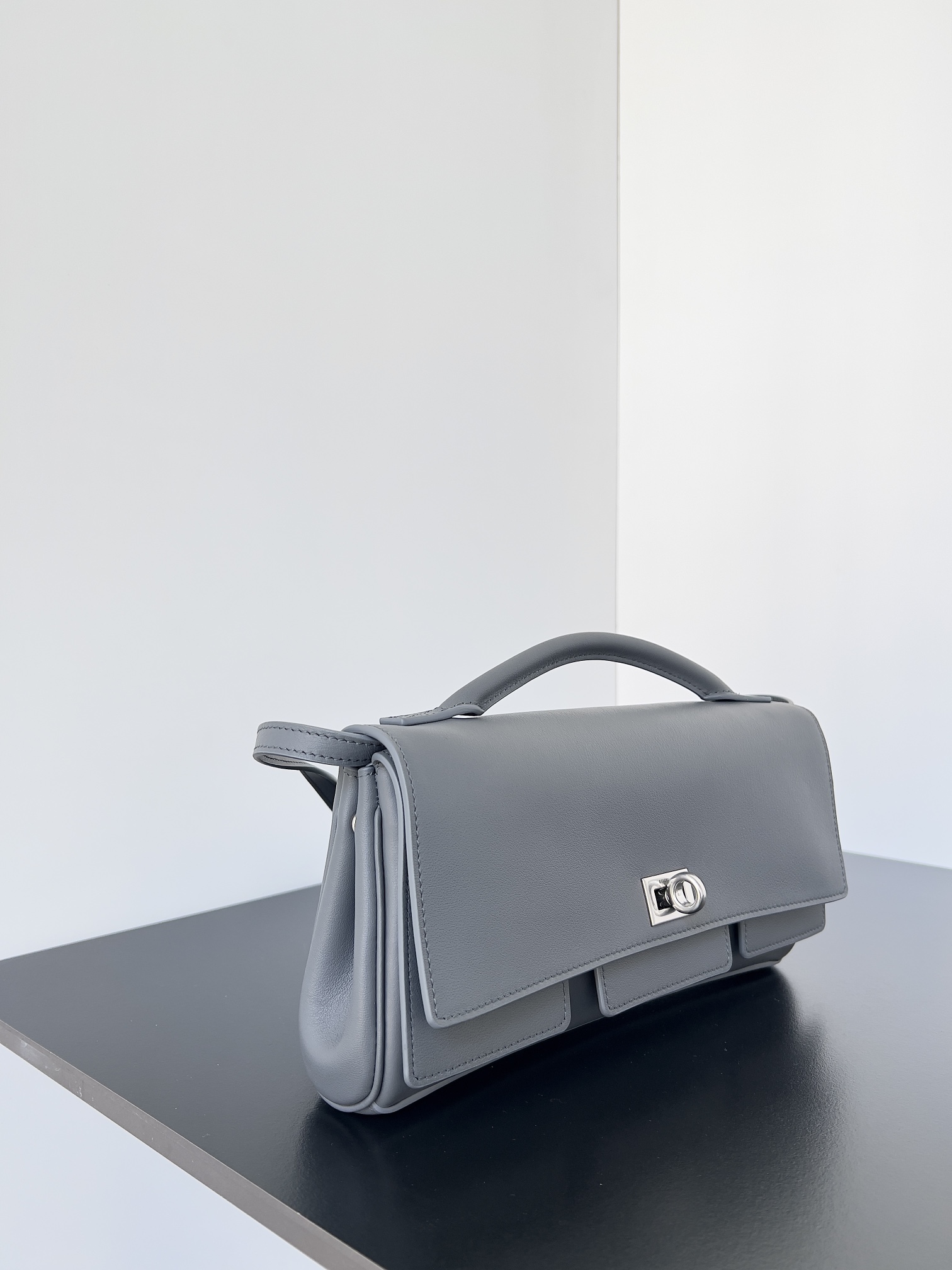 Balenciag Women’s Bel Air Small Clutch On Strap in Black-27*5*14CM