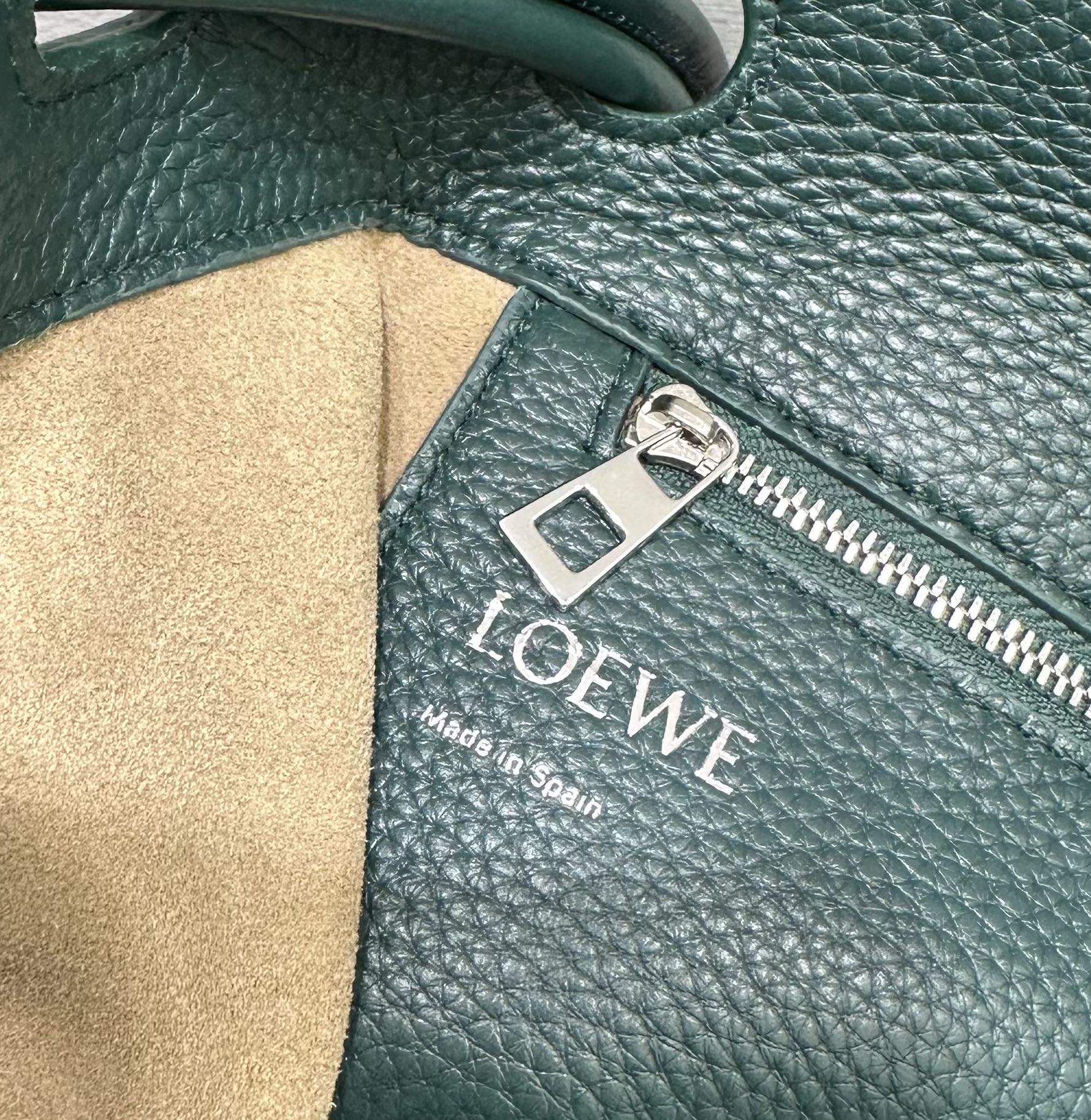 Lowee Pebble Pouch Bag-27.5×11×40CM Lowee Pebble Pouch Bag-27.5×11×40CM