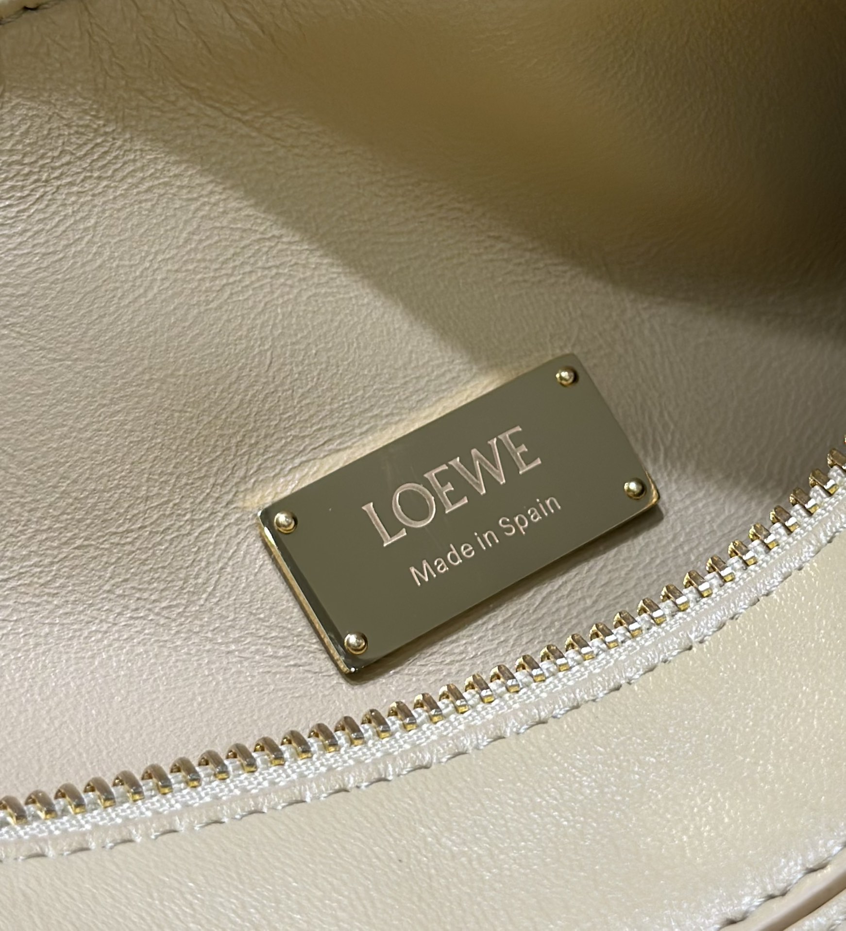 Lowee Puzzle Edge Bag-24*10.5*16.5CM Lowee Puzzle Edge Bag-24*10.5*16.5CM