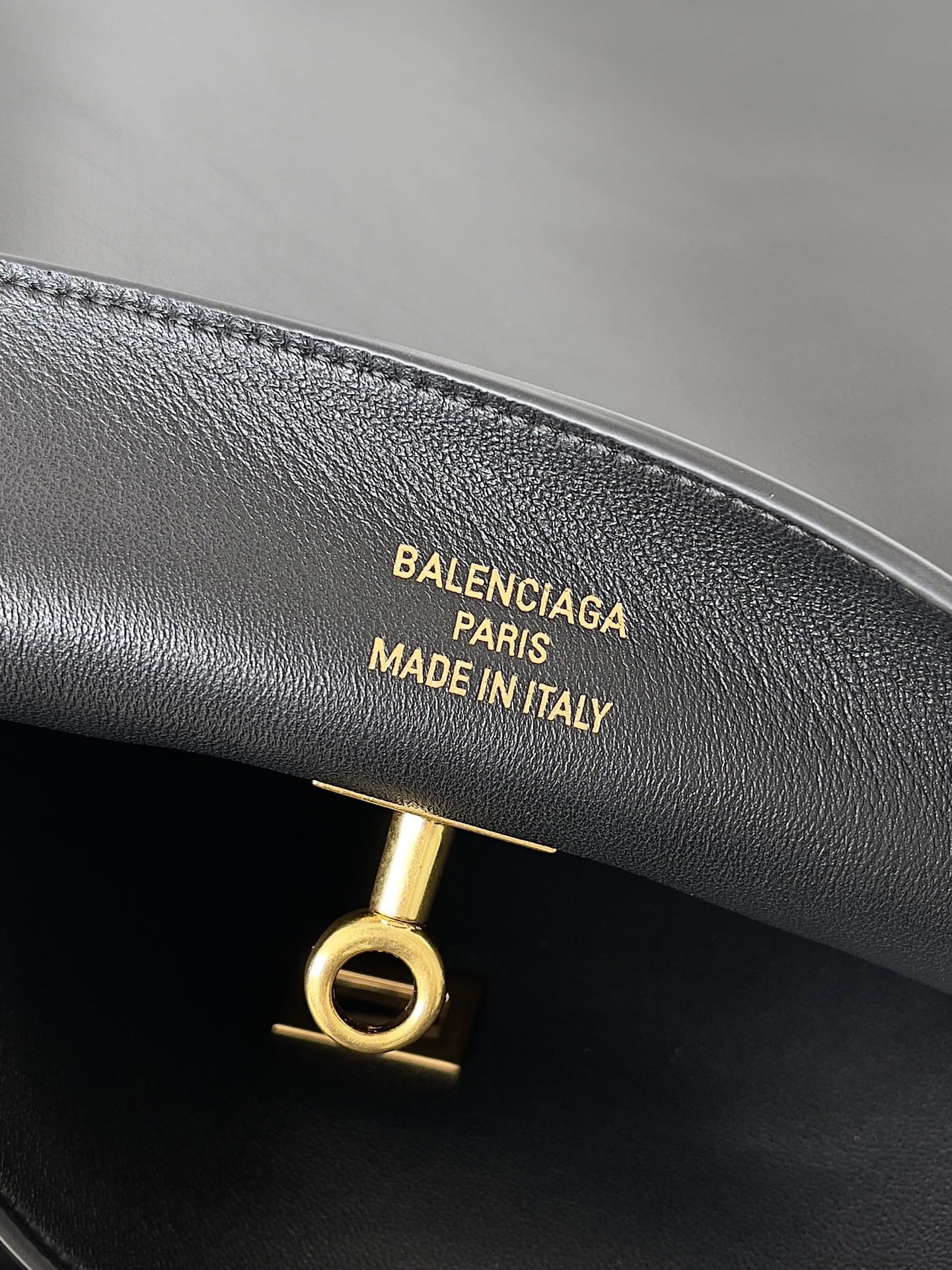 Balenciag Bel Air Shoulder Bag-43.9*39.8*15CM