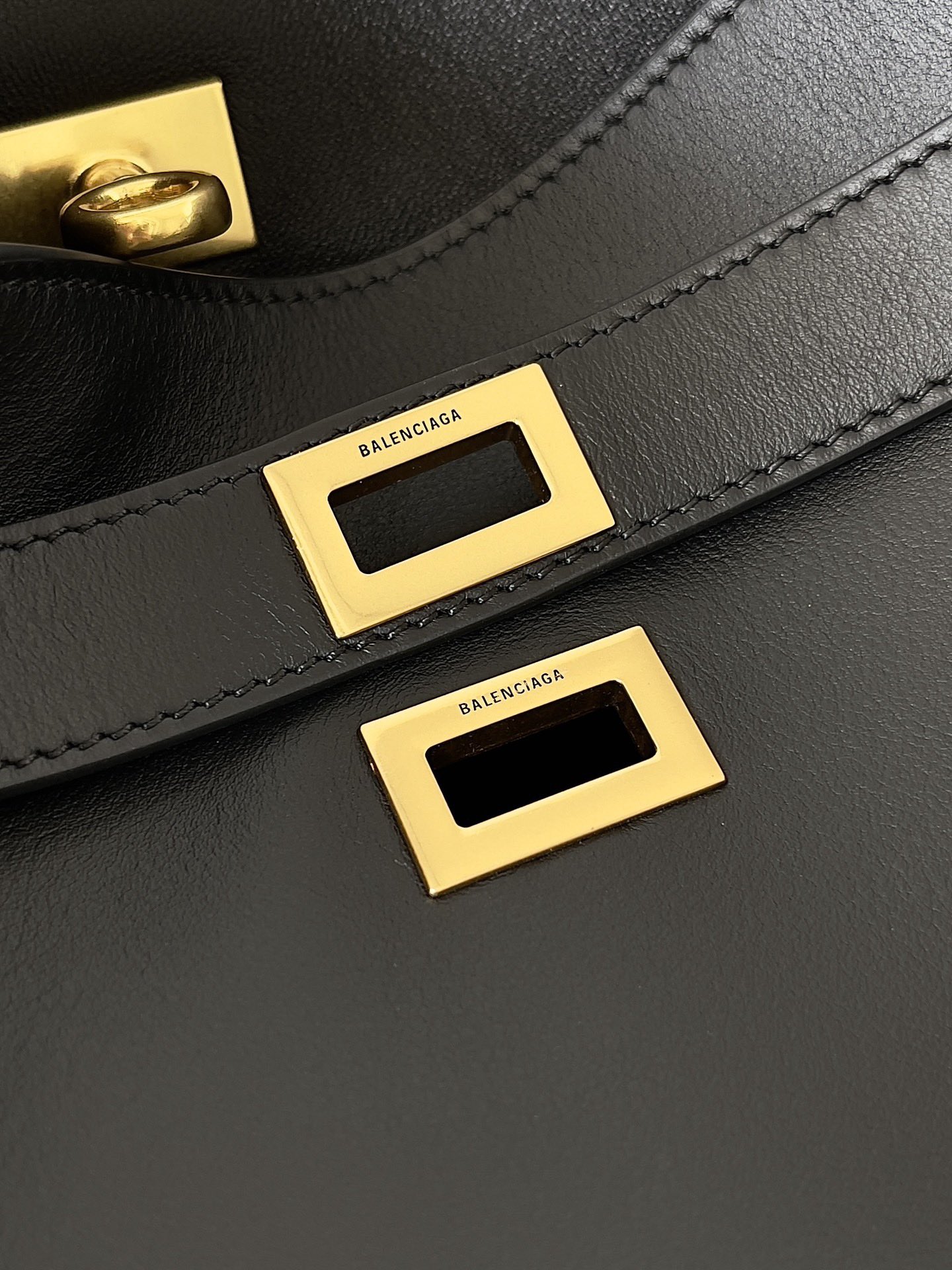 Balenciag Bel Air Shoulder Bag-43.9*39.8*15CM