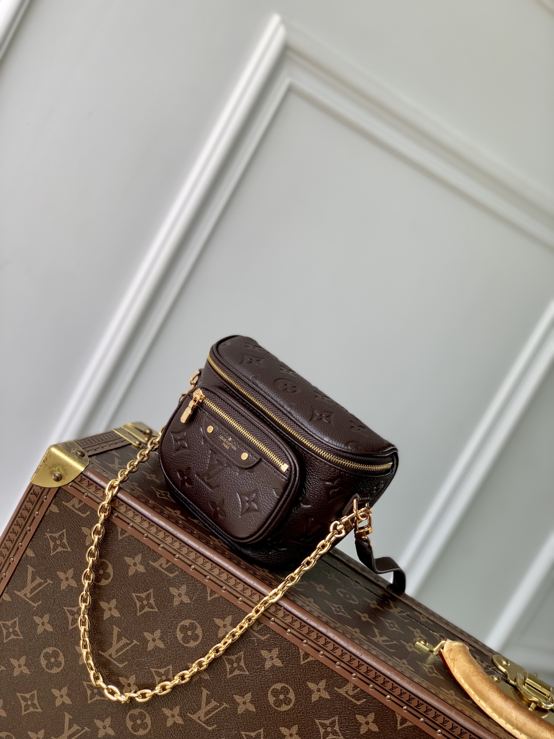 Louis Vuitton Mini Bumbag-17 x 12 x 9.5CM